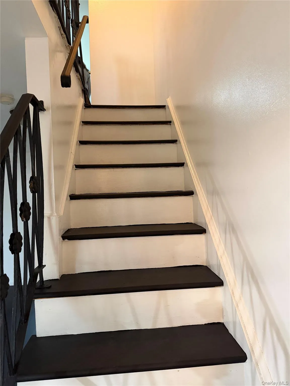 lead to bedrooms lead to bedrooms
