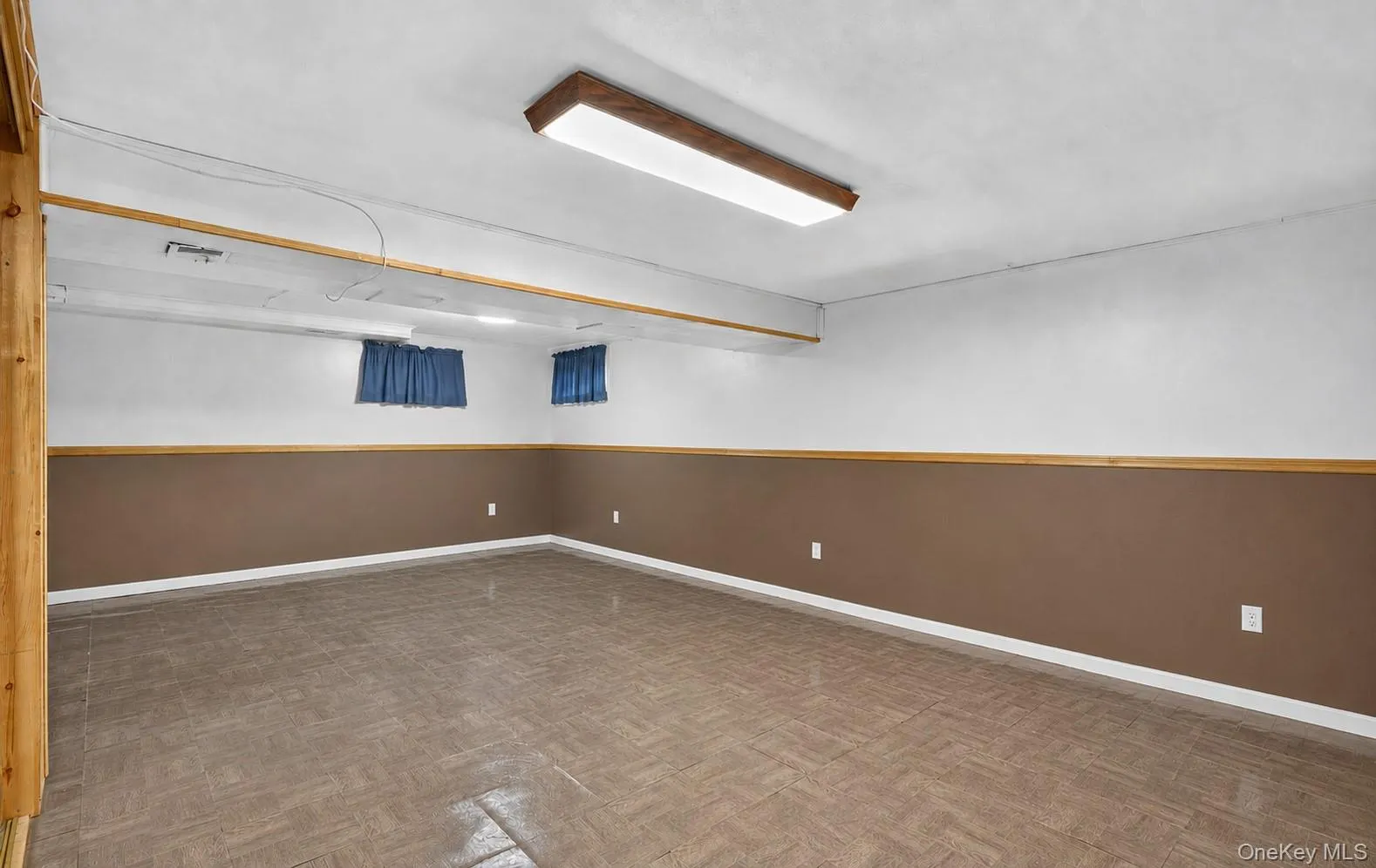 154 Park Lane, Oyster Bay, NY, 3 Bedrooms Bedrooms, 7 Rooms Rooms,2 BathroomsBathrooms,Residential,For Rent,Park,0,1045932 154 Park Lane, Oyster Bay, NY, 3 Bedrooms Bedrooms, 7 Rooms Rooms,2 BathroomsBathrooms,Residential,For Rent,Park,0,1045932