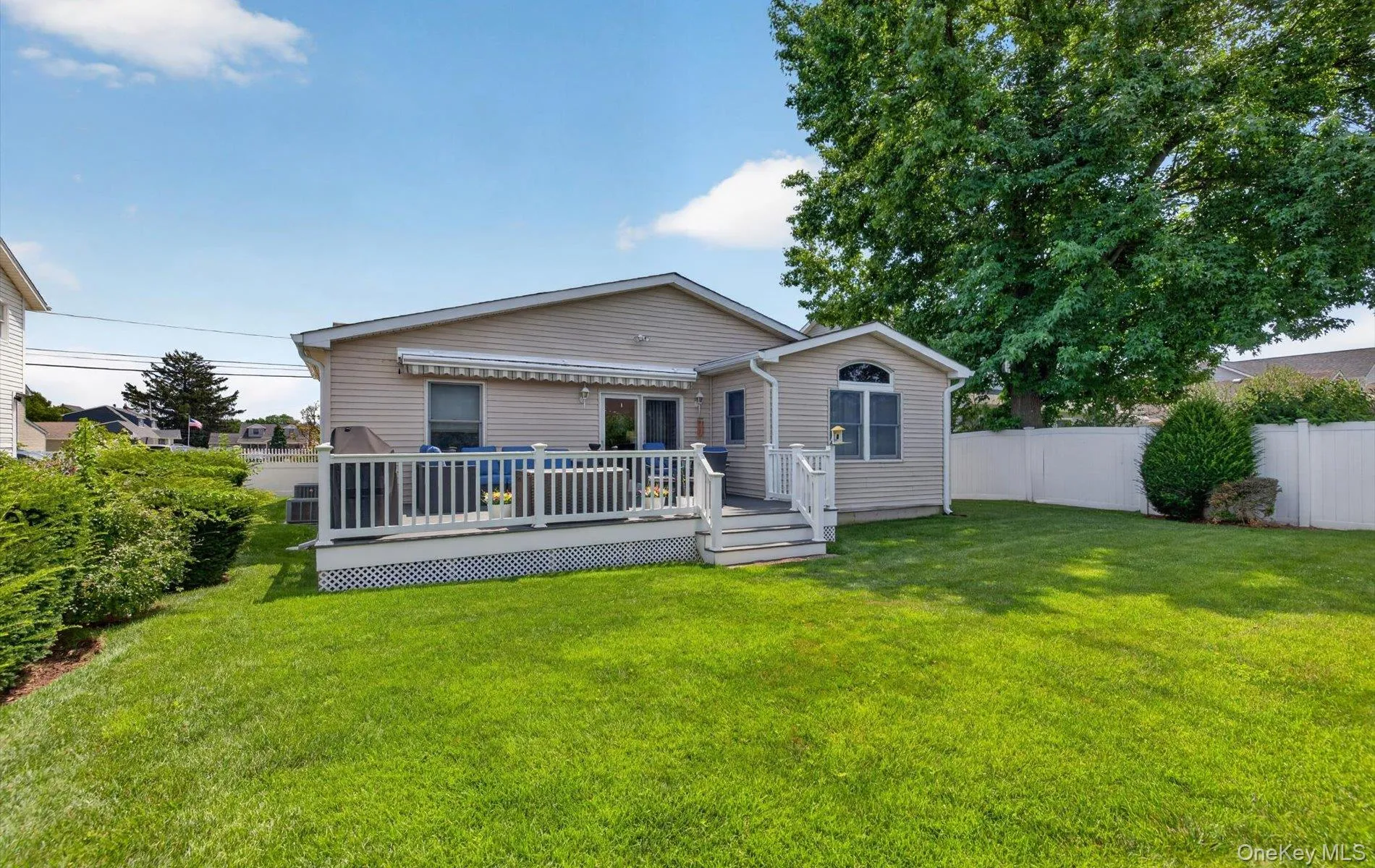 154 Park Lane, Oyster Bay, NY, 3 Bedrooms Bedrooms, 7 Rooms Rooms,2 BathroomsBathrooms,Residential,For Rent,Park,0,1045932 154 Park Lane, Oyster Bay, NY, 3 Bedrooms Bedrooms, 7 Rooms Rooms,2 BathroomsBathrooms,Residential,For Rent,Park,0,1045932
