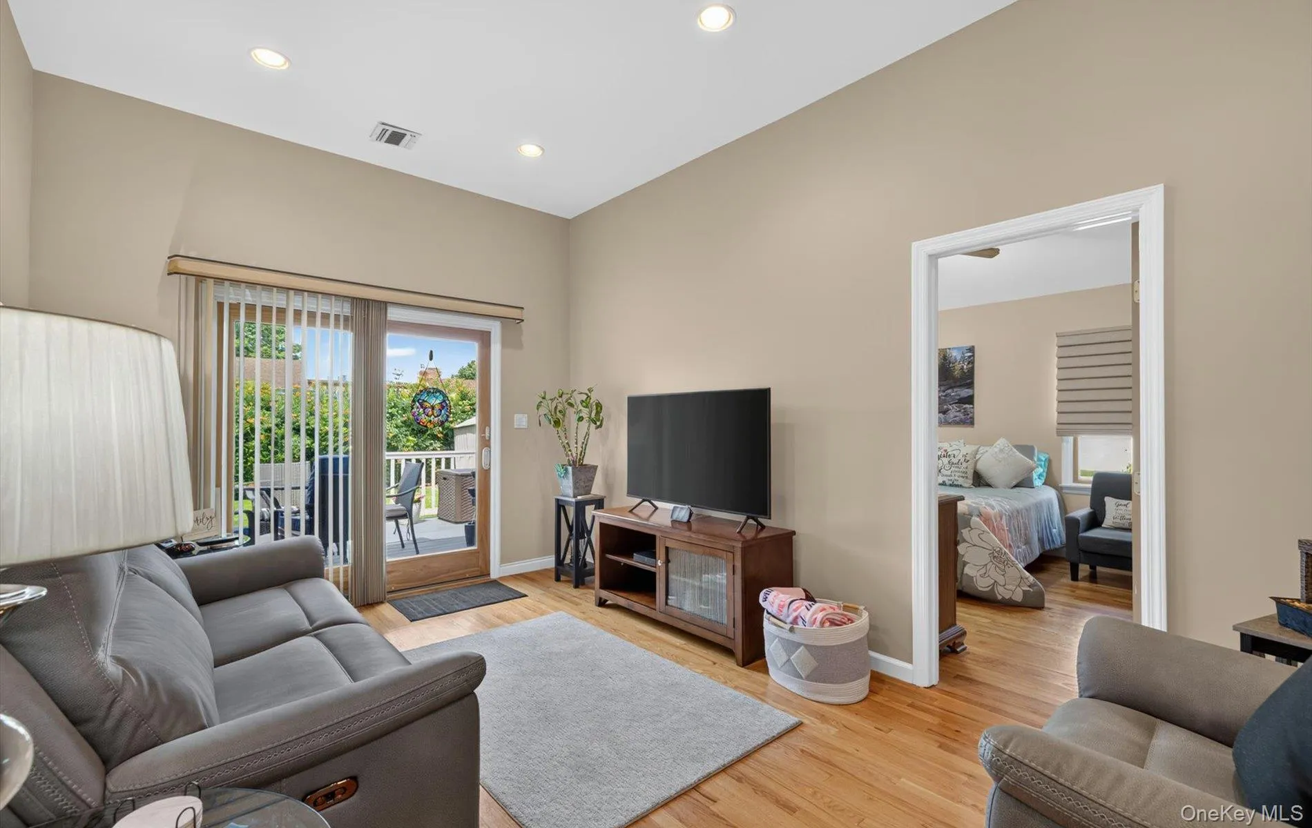 154 Park Lane, Oyster Bay, NY, 3 Bedrooms Bedrooms, 7 Rooms Rooms,2 BathroomsBathrooms,Residential,For Rent,Park,0,1045932 154 Park Lane, Oyster Bay, NY, 3 Bedrooms Bedrooms, 7 Rooms Rooms,2 BathroomsBathrooms,Residential,For Rent,Park,0,1045932