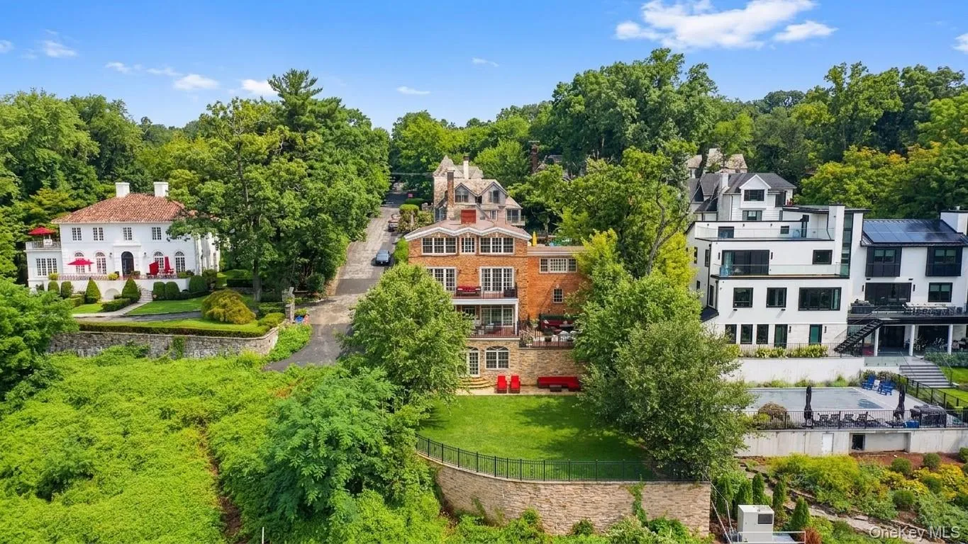 3061 Scenic Place, New York, NY, 5 Bedrooms Bedrooms, 11 Rooms Rooms,3 BathroomsBathrooms,Residential,For Rent,Scenic,0,1045933 3061 Scenic Place, New York, NY, 5 Bedrooms Bedrooms, 11 Rooms Rooms,3 BathroomsBathrooms,Residential,For Rent,Scenic,0,1045933