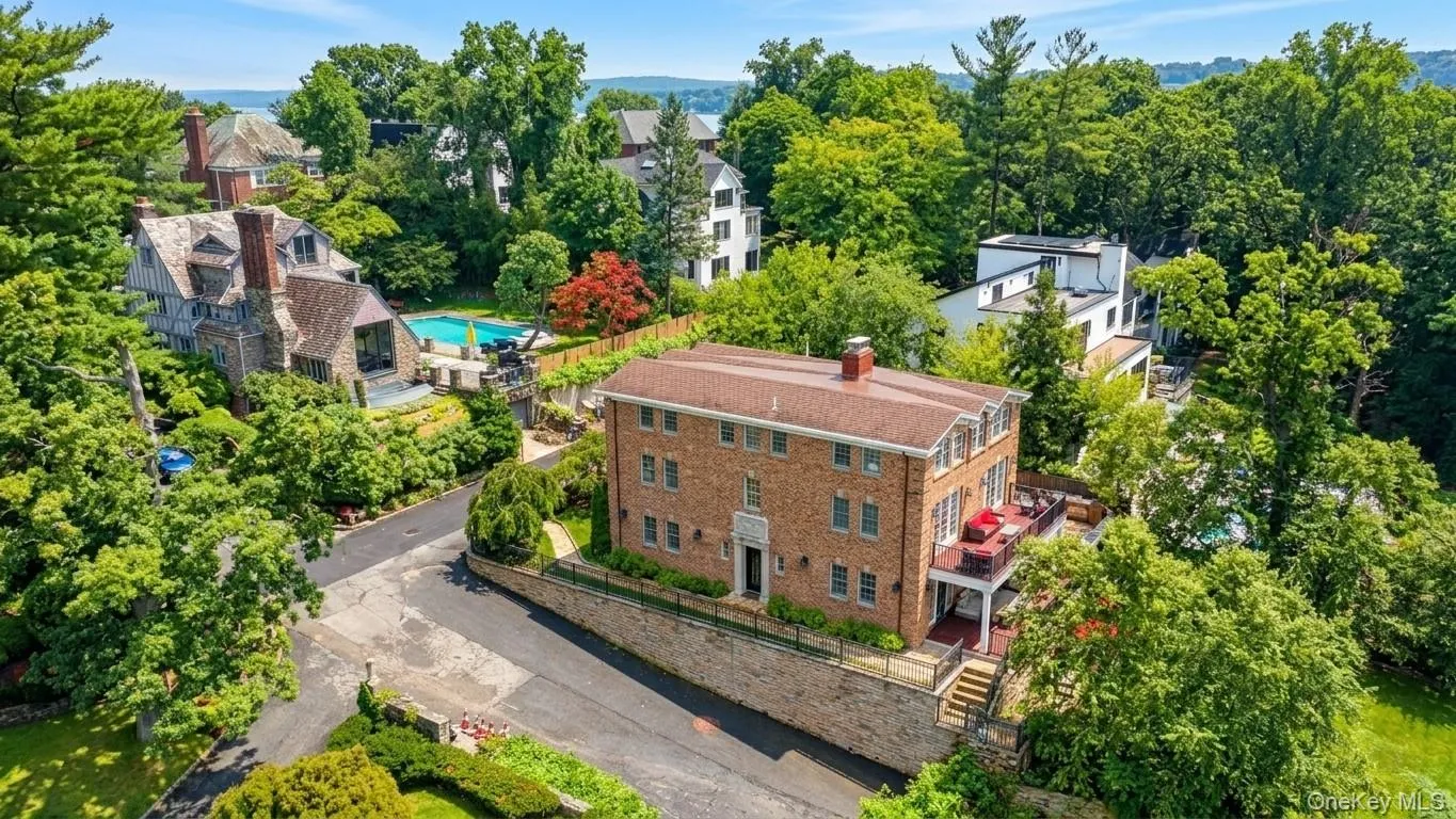 3061 Scenic Place, New York, NY, 5 Bedrooms Bedrooms, 11 Rooms Rooms,3 BathroomsBathrooms,Residential,For Rent,Scenic,0,1045933 3061 Scenic Place, New York, NY, 5 Bedrooms Bedrooms, 11 Rooms Rooms,3 BathroomsBathrooms,Residential,For Rent,Scenic,0,1045933