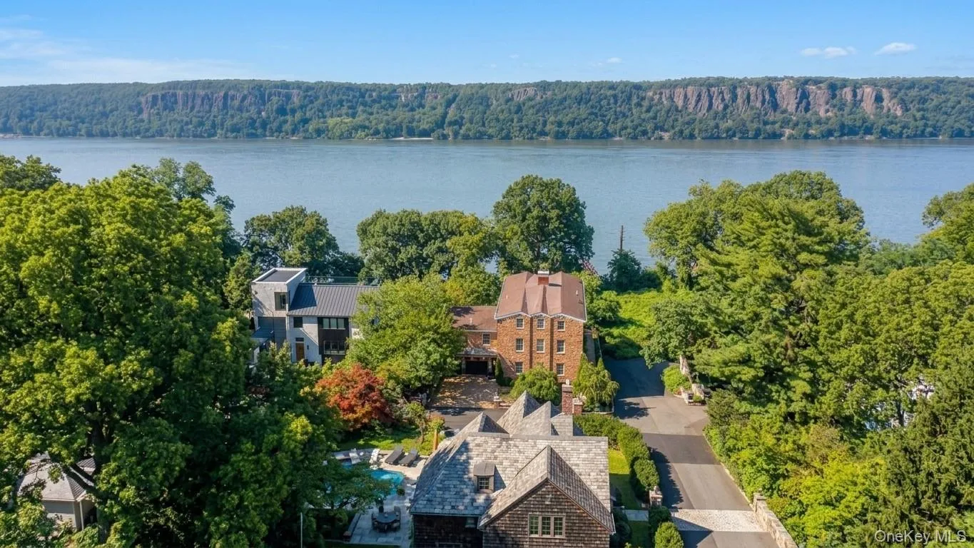 3061 Scenic Place, New York, NY, 5 Bedrooms Bedrooms, 11 Rooms Rooms,3 BathroomsBathrooms,Residential,For Rent,Scenic,0,1045933 3061 Scenic Place, New York, NY, 5 Bedrooms Bedrooms, 11 Rooms Rooms,3 BathroomsBathrooms,Residential,For Rent,Scenic,0,1045933