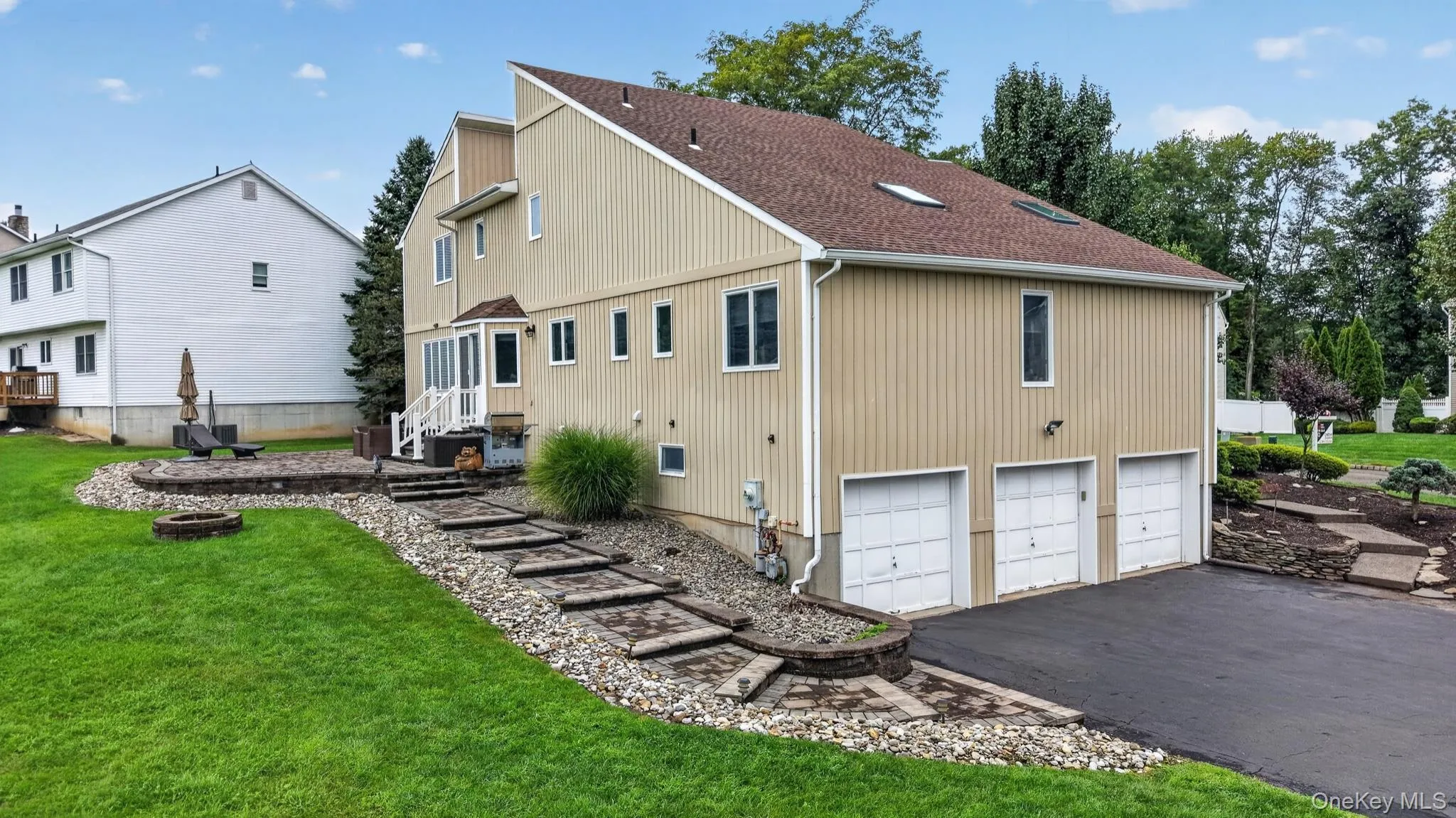 14 Lowell Drive, Clarkstown, NY, 5 Bedrooms Bedrooms, 10 Rooms Rooms,3 BathroomsBathrooms,Residential,For Rent,Lowell,0,1045938 14 Lowell Drive, Clarkstown, NY, 5 Bedrooms Bedrooms, 10 Rooms Rooms,3 BathroomsBathrooms,Residential,For Rent,Lowell,0,1045938