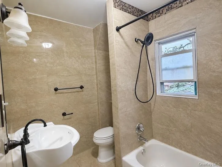 115-47 200th Street, New York, NY, 3 Bedrooms Bedrooms, 8 Rooms Rooms,1 BathroomBathrooms,Residential,For Rent,200th,0,1045952 115-47 200th Street, New York, NY, 3 Bedrooms Bedrooms, 8 Rooms Rooms,1 BathroomBathrooms,Residential,For Rent,200th,0,1045952