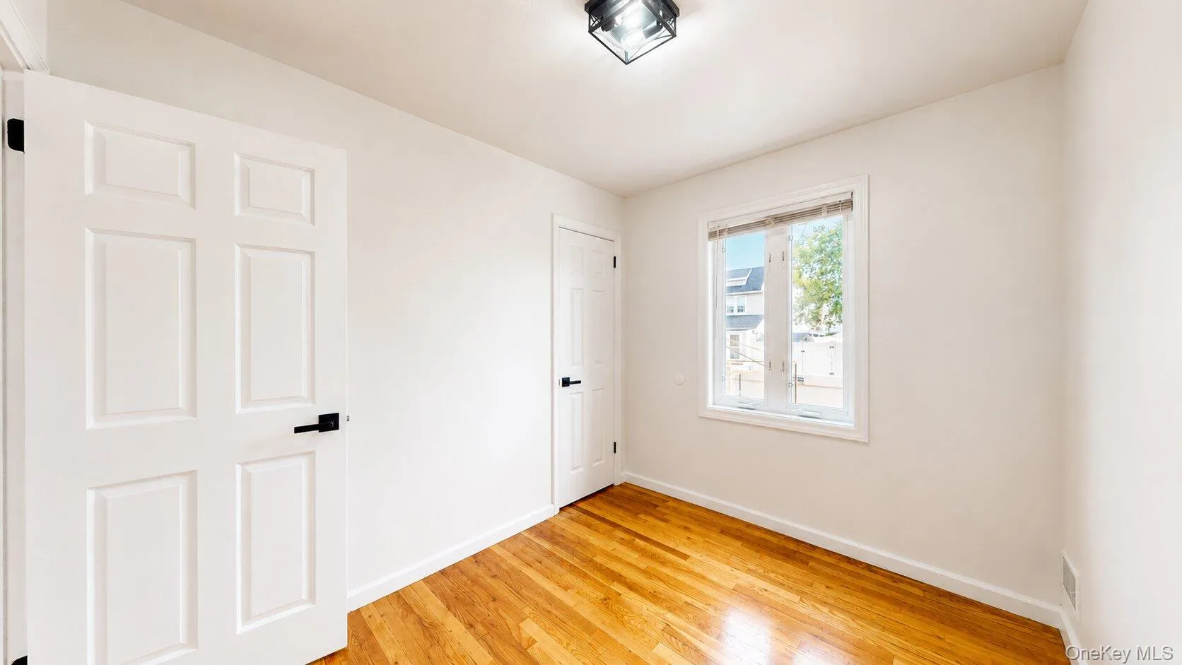 7125 Veterans Avenue, New York, NY, 3 Bedrooms Bedrooms, 7 Rooms Rooms,1 BathroomBathrooms,Residential Lease,For Rent,Veterans,0,1045954 7125 Veterans Avenue, New York, NY, 3 Bedrooms Bedrooms, 7 Rooms Rooms,1 BathroomBathrooms,Residential Lease,For Rent,Veterans,0,1045954
