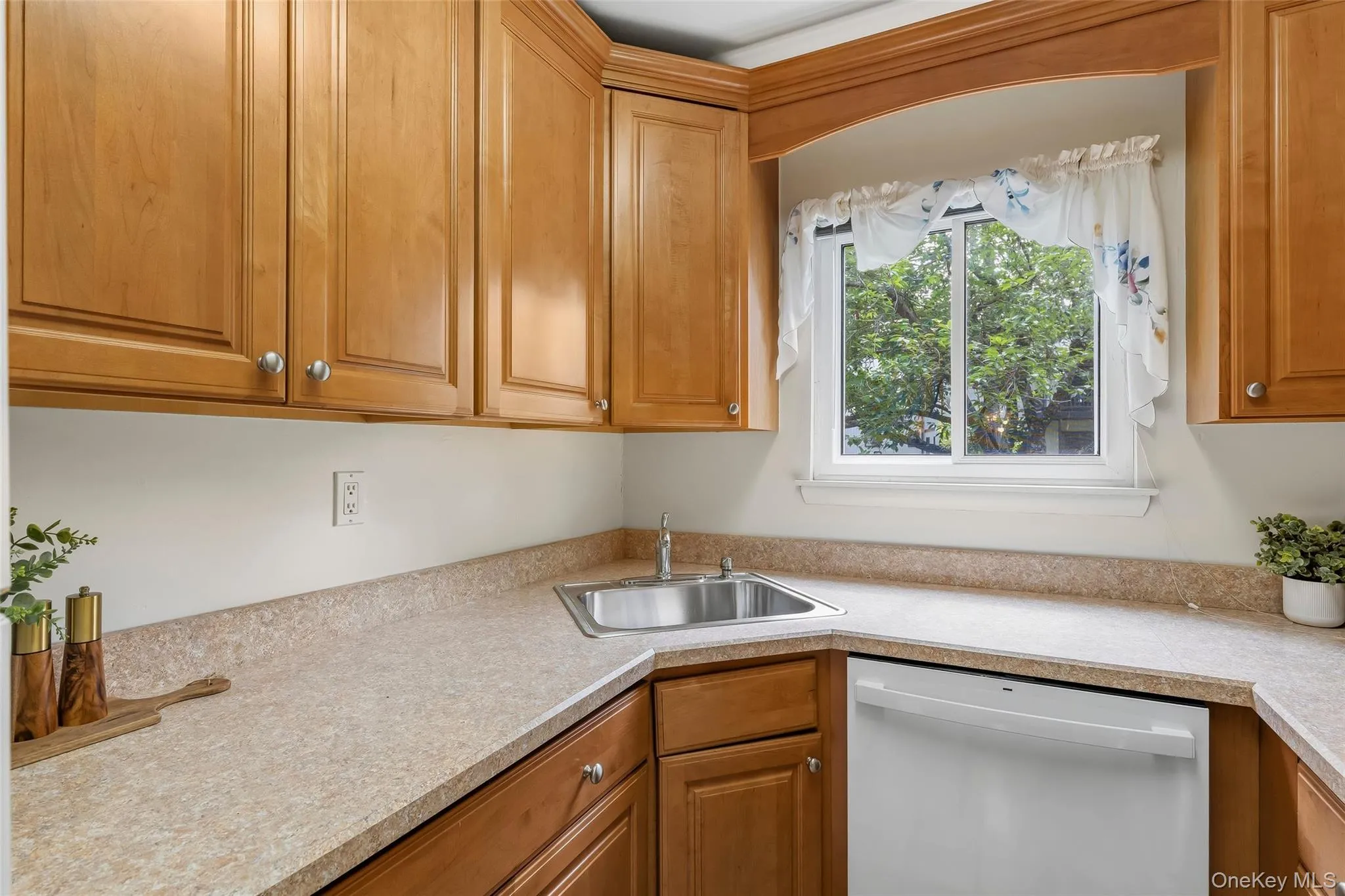 153 Flintlock Way, Yorktown, NY, 1 Bedroom Bedrooms, 4 Rooms Rooms,1 BathroomBathrooms,Residential,For Rent,Flintlock,0,1045959 153 Flintlock Way, Yorktown, NY, 1 Bedroom Bedrooms, 4 Rooms Rooms,1 BathroomBathrooms,Residential,For Rent,Flintlock,0,1045959