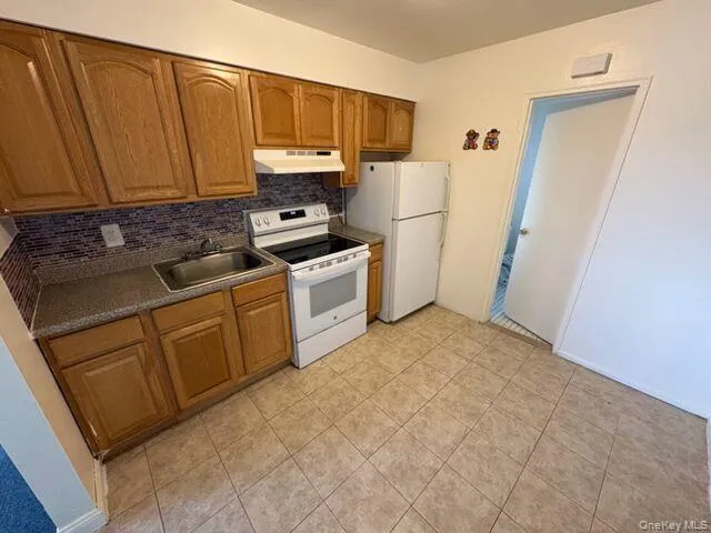 41 Quebec Road, Hempstead, NY, 1 Bedroom Bedrooms, 3 Rooms Rooms,1 BathroomBathrooms,Residential Lease,For Rent,Quebec,0,1045962 41 Quebec Road, Hempstead, NY, 1 Bedroom Bedrooms, 3 Rooms Rooms,1 BathroomBathrooms,Residential Lease,For Rent,Quebec,0,1045962
