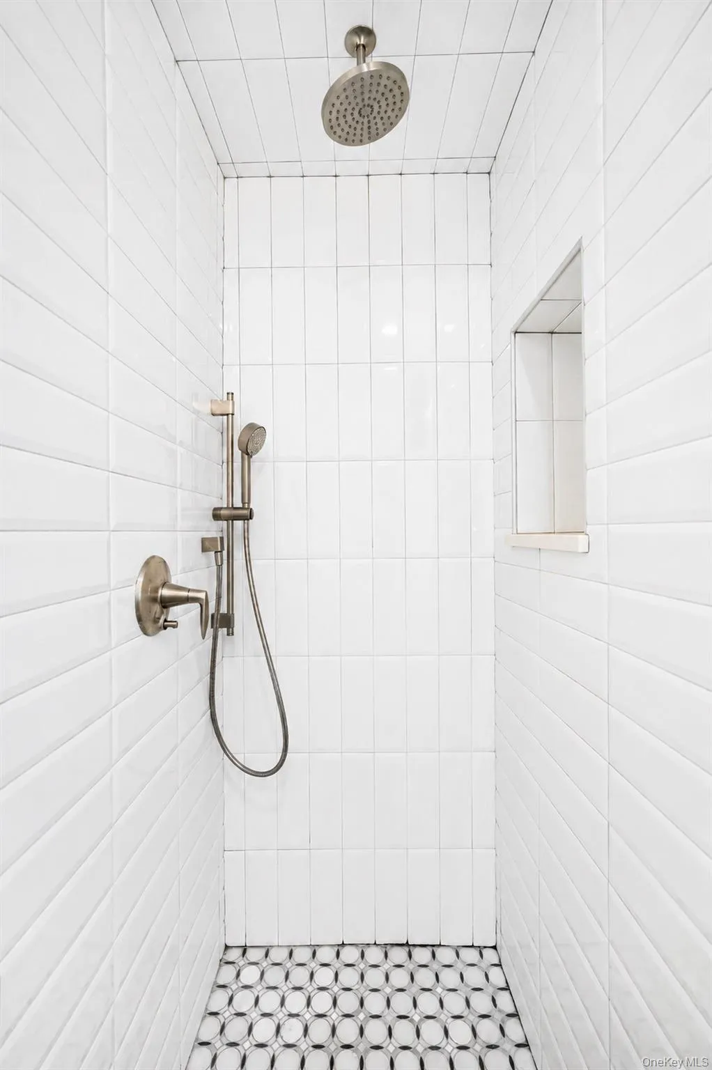16 Fox Hunt Court, New York, NY, 2 Bedrooms Bedrooms, 5 Rooms Rooms,1 BathroomBathrooms,Residential,For Rent,Fox Hunt,0,1045966 16 Fox Hunt Court, New York, NY, 2 Bedrooms Bedrooms, 5 Rooms Rooms,1 BathroomBathrooms,Residential,For Rent,Fox Hunt,0,1045966