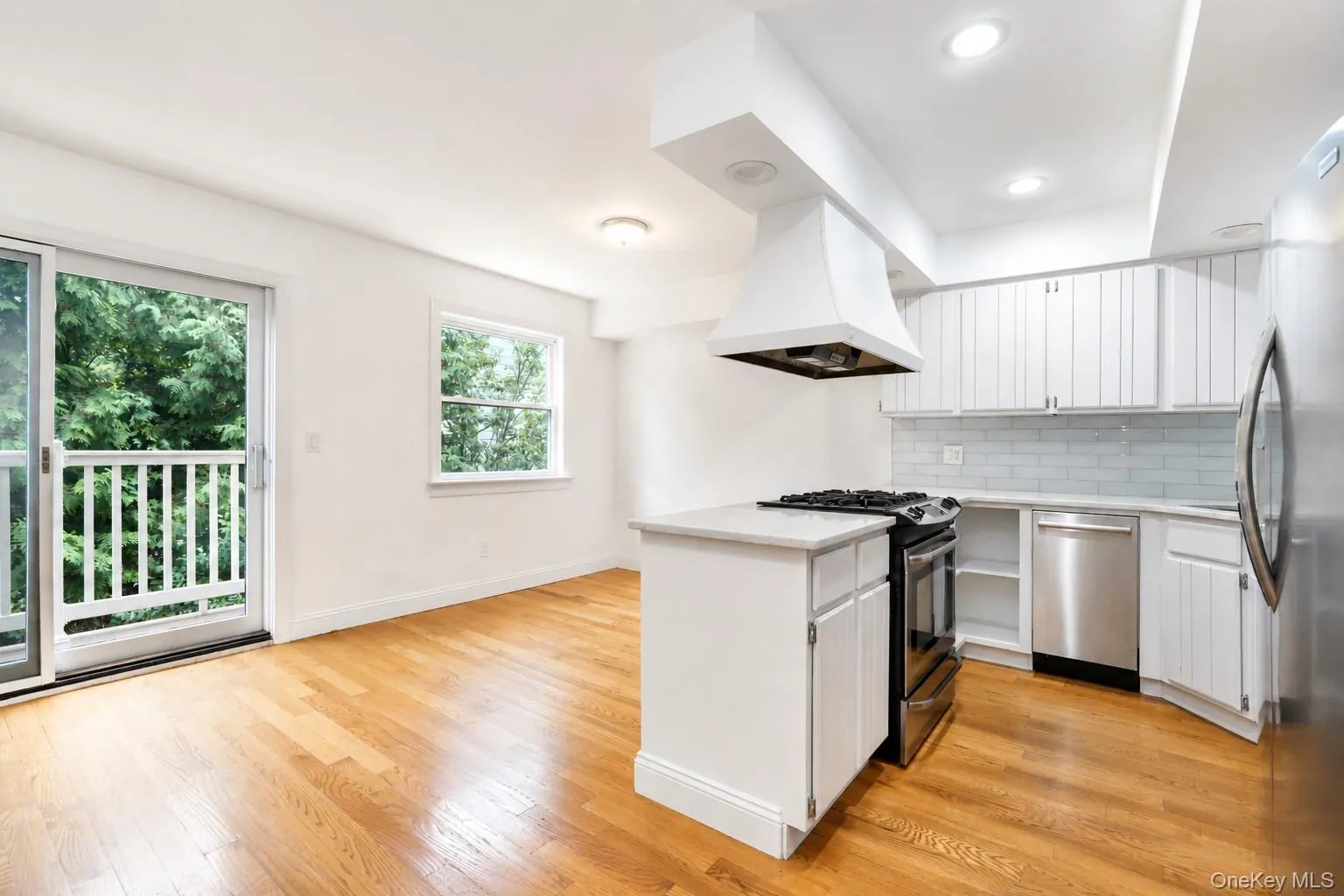16 Fox Hunt Court, New York, NY, 2 Bedrooms Bedrooms, 5 Rooms Rooms,1 BathroomBathrooms,Residential,For Rent,Fox Hunt,0,1045966 16 Fox Hunt Court, New York, NY, 2 Bedrooms Bedrooms, 5 Rooms Rooms,1 BathroomBathrooms,Residential,For Rent,Fox Hunt,0,1045966