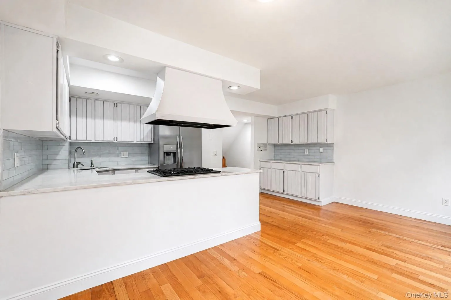 16 Fox Hunt Court, New York, NY, 2 Bedrooms Bedrooms, 5 Rooms Rooms,1 BathroomBathrooms,Residential,For Rent,Fox Hunt,0,1045966 16 Fox Hunt Court, New York, NY, 2 Bedrooms Bedrooms, 5 Rooms Rooms,1 BathroomBathrooms,Residential,For Rent,Fox Hunt,0,1045966