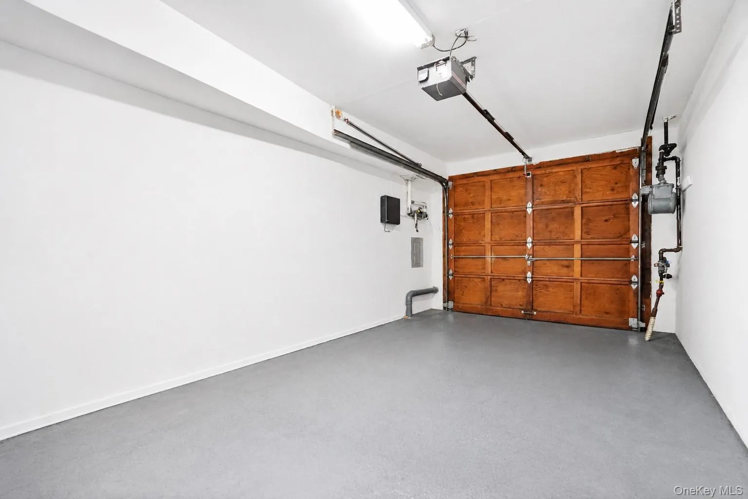 16 Fox Hunt Court, New York, NY, 2 Bedrooms Bedrooms, 5 Rooms Rooms,1 BathroomBathrooms,Residential,For Rent,Fox Hunt,0,1045966 16 Fox Hunt Court, New York, NY, 2 Bedrooms Bedrooms, 5 Rooms Rooms,1 BathroomBathrooms,Residential,For Rent,Fox Hunt,0,1045966