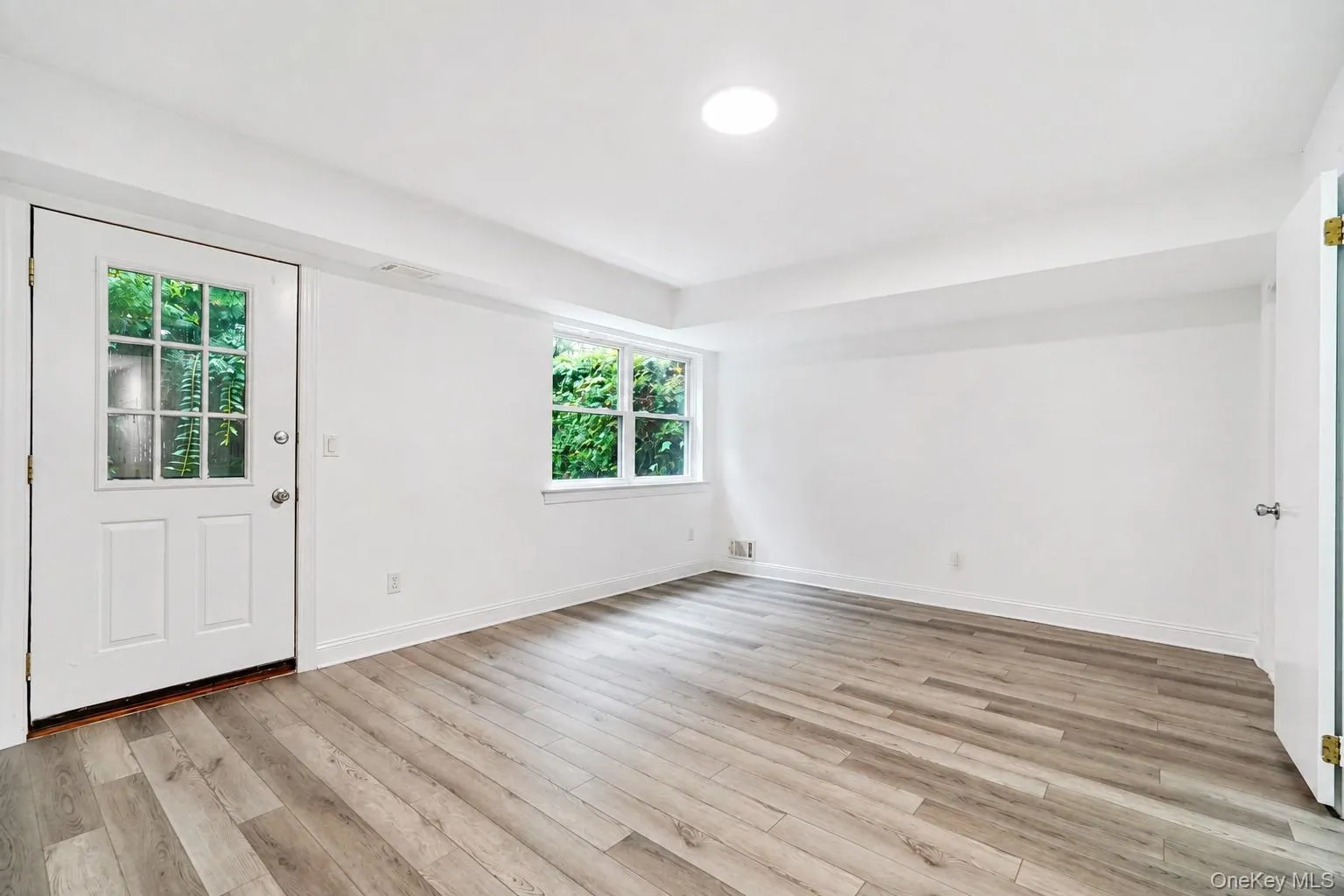 16 Fox Hunt Court, New York, NY, 2 Bedrooms Bedrooms, 5 Rooms Rooms,1 BathroomBathrooms,Residential,For Rent,Fox Hunt,0,1045966 16 Fox Hunt Court, New York, NY, 2 Bedrooms Bedrooms, 5 Rooms Rooms,1 BathroomBathrooms,Residential,For Rent,Fox Hunt,0,1045966
