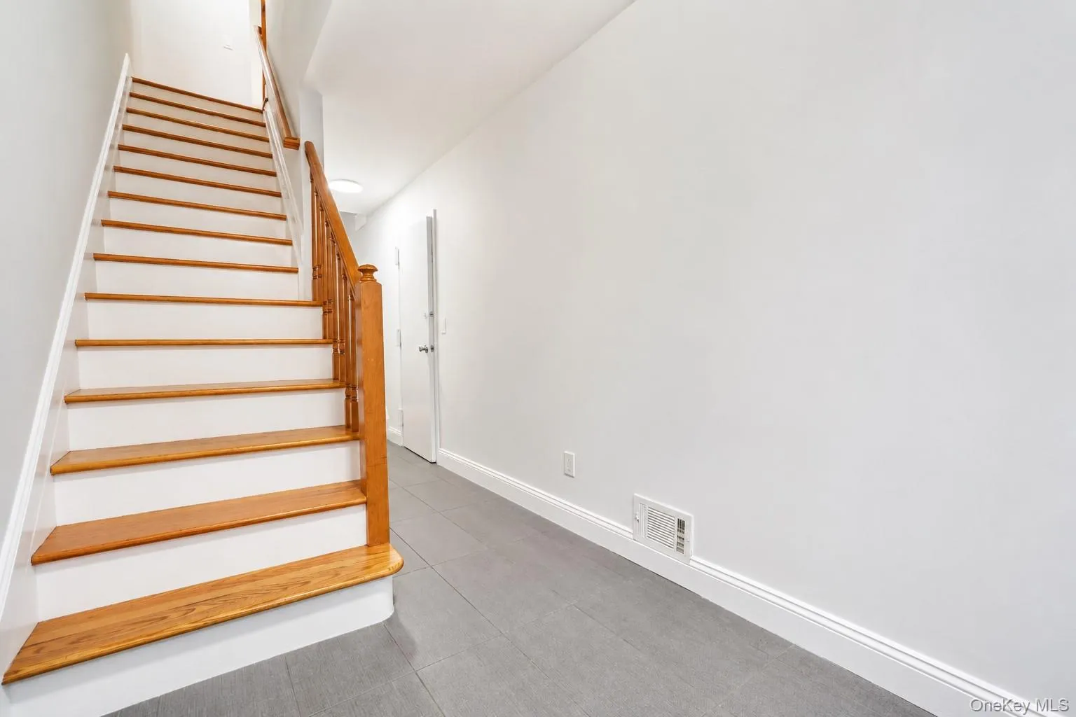 16 Fox Hunt Court, New York, NY, 2 Bedrooms Bedrooms, 5 Rooms Rooms,1 BathroomBathrooms,Residential,For Rent,Fox Hunt,0,1045966 16 Fox Hunt Court, New York, NY, 2 Bedrooms Bedrooms, 5 Rooms Rooms,1 BathroomBathrooms,Residential,For Rent,Fox Hunt,0,1045966