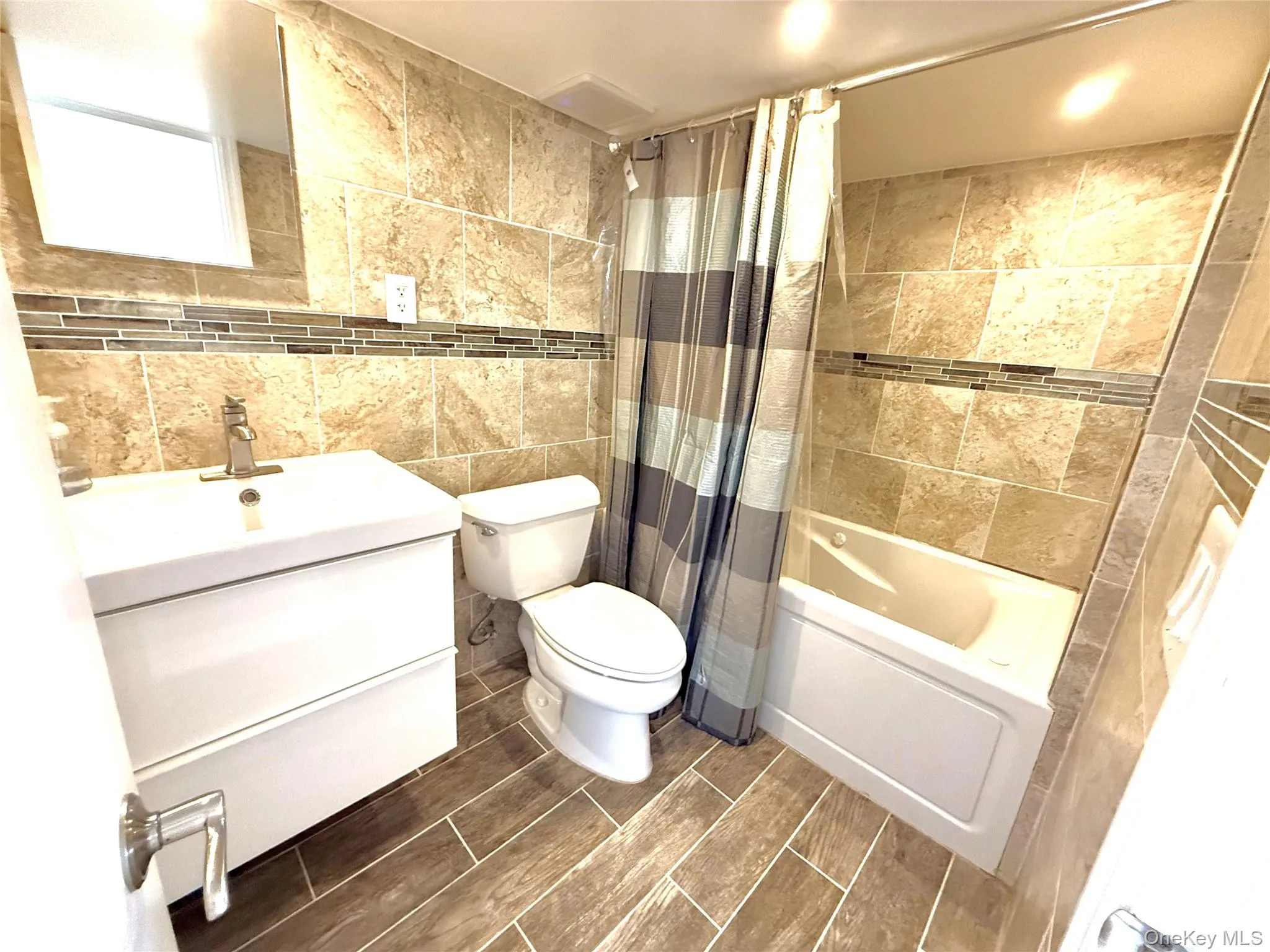 32 Elissa Lane, Yonkers, NY, 2 Bedrooms Bedrooms, 6 Rooms Rooms,2 BathroomsBathrooms,Residential Lease,For Rent,Elissa,0,1045971 32 Elissa Lane, Yonkers, NY, 2 Bedrooms Bedrooms, 6 Rooms Rooms,2 BathroomsBathrooms,Residential Lease,For Rent,Elissa,0,1045971