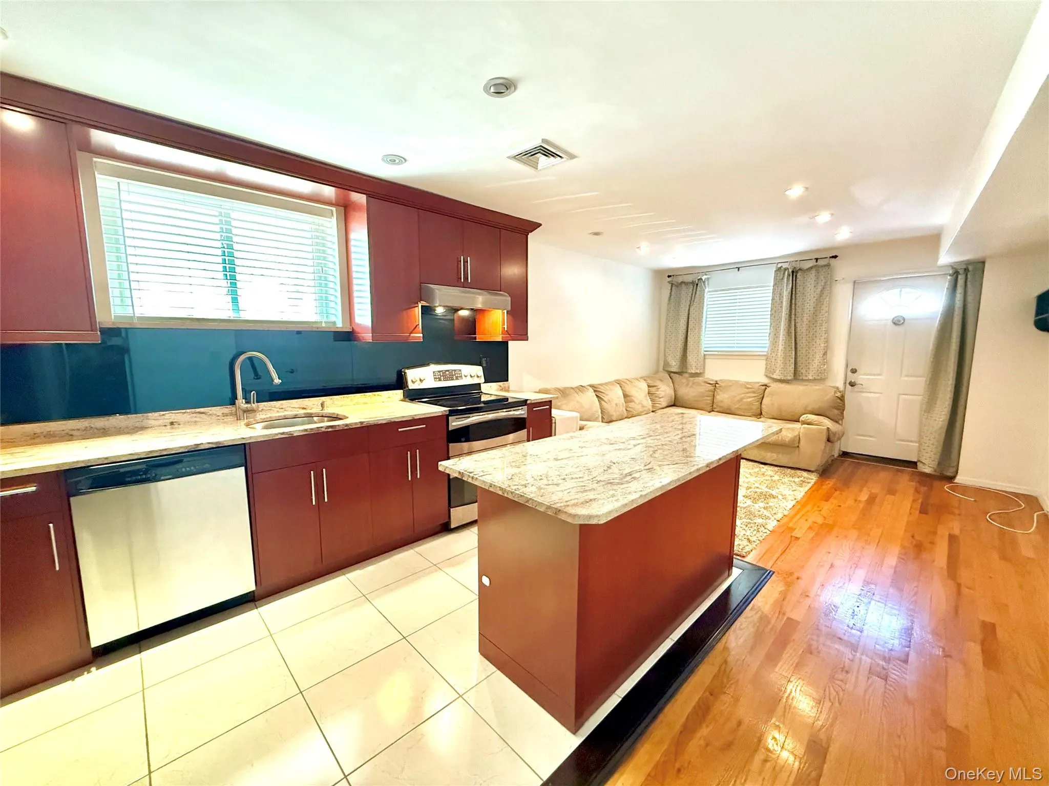 32 Elissa Lane, Yonkers, NY, 2 Bedrooms Bedrooms, 6 Rooms Rooms,2 BathroomsBathrooms,Residential Lease,For Rent,Elissa,0,1045971 32 Elissa Lane, Yonkers, NY, 2 Bedrooms Bedrooms, 6 Rooms Rooms,2 BathroomsBathrooms,Residential Lease,For Rent,Elissa,0,1045971