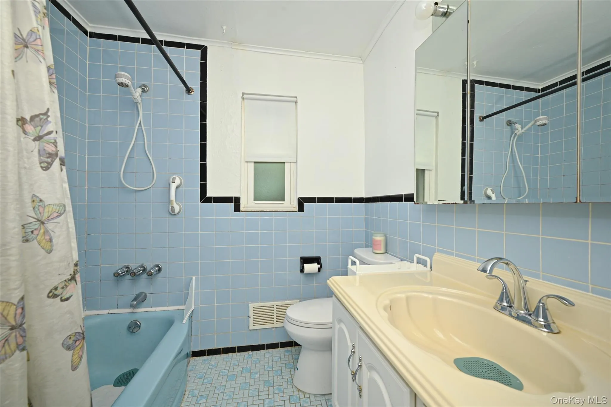 40-04 205th Street, New York, NY, 4 Bedrooms Bedrooms, 9 Rooms Rooms,2 BathroomsBathrooms,Residential,For Rent,205th,0,1045976 40-04 205th Street, New York, NY, 4 Bedrooms Bedrooms, 9 Rooms Rooms,2 BathroomsBathrooms,Residential,For Rent,205th,0,1045976