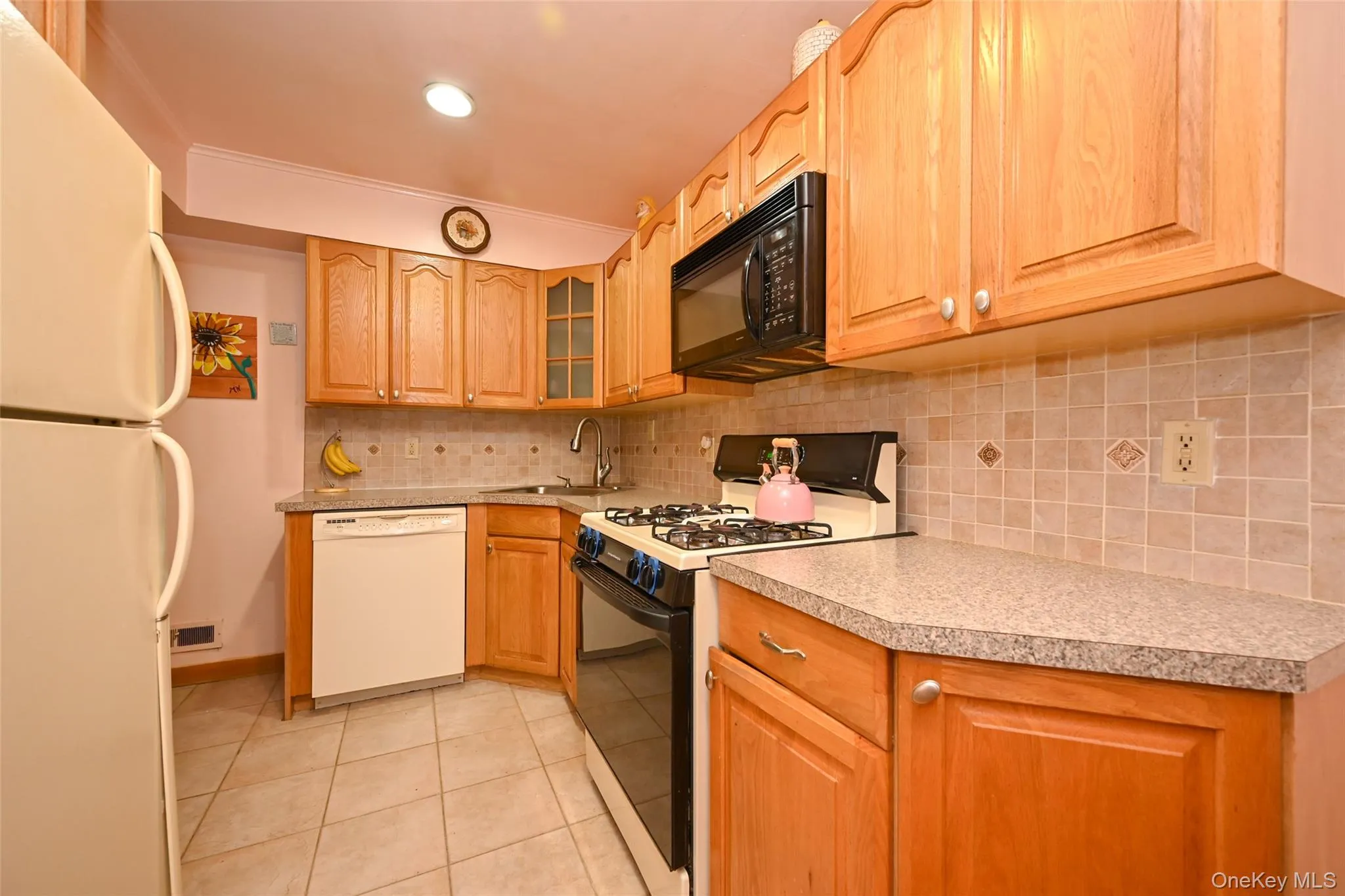 40-04 205th Street, New York, NY, 4 Bedrooms Bedrooms, 9 Rooms Rooms,2 BathroomsBathrooms,Residential,For Rent,205th,0,1045976 40-04 205th Street, New York, NY, 4 Bedrooms Bedrooms, 9 Rooms Rooms,2 BathroomsBathrooms,Residential,For Rent,205th,0,1045976