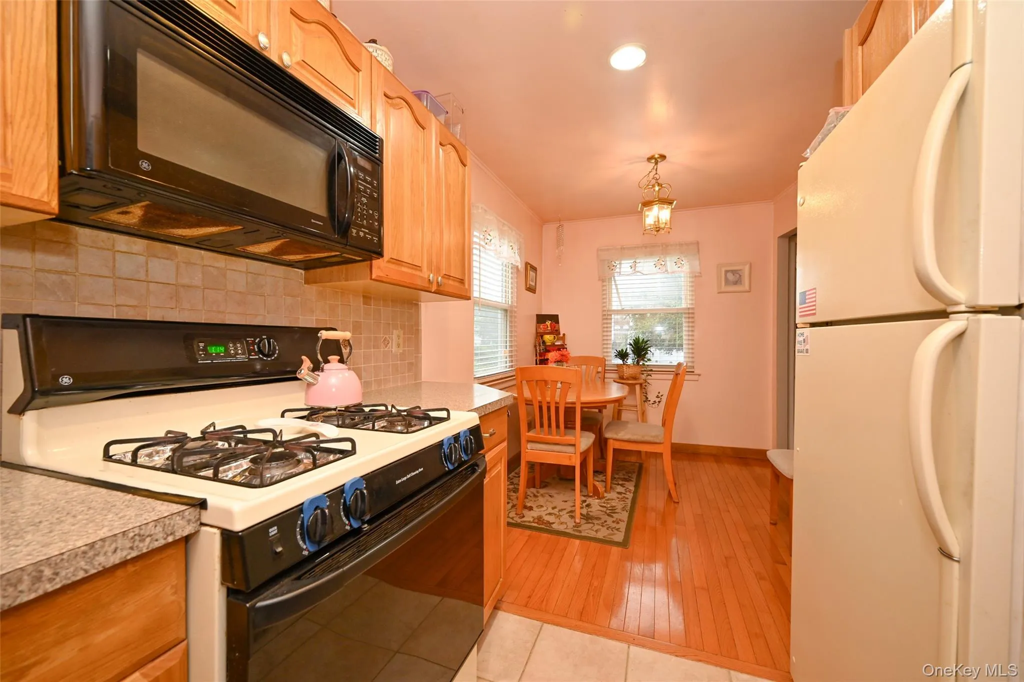 40-04 205th Street, New York, NY, 4 Bedrooms Bedrooms, 9 Rooms Rooms,2 BathroomsBathrooms,Residential,For Rent,205th,0,1045976 40-04 205th Street, New York, NY, 4 Bedrooms Bedrooms, 9 Rooms Rooms,2 BathroomsBathrooms,Residential,For Rent,205th,0,1045976