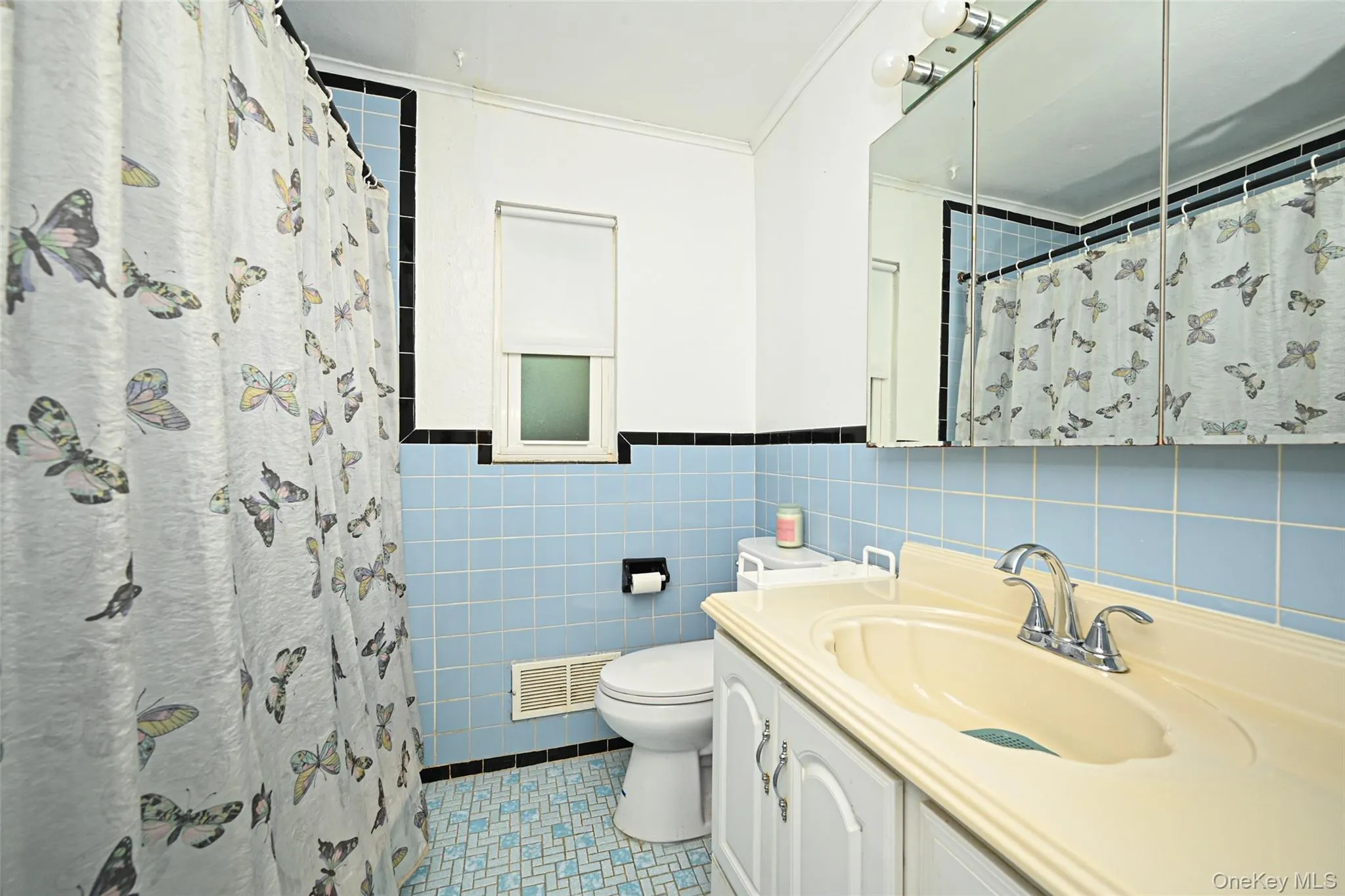 40-04 205th Street, New York, NY, 4 Bedrooms Bedrooms, 9 Rooms Rooms,2 BathroomsBathrooms,Residential,For Rent,205th,0,1045976 40-04 205th Street, New York, NY, 4 Bedrooms Bedrooms, 9 Rooms Rooms,2 BathroomsBathrooms,Residential,For Rent,205th,0,1045976