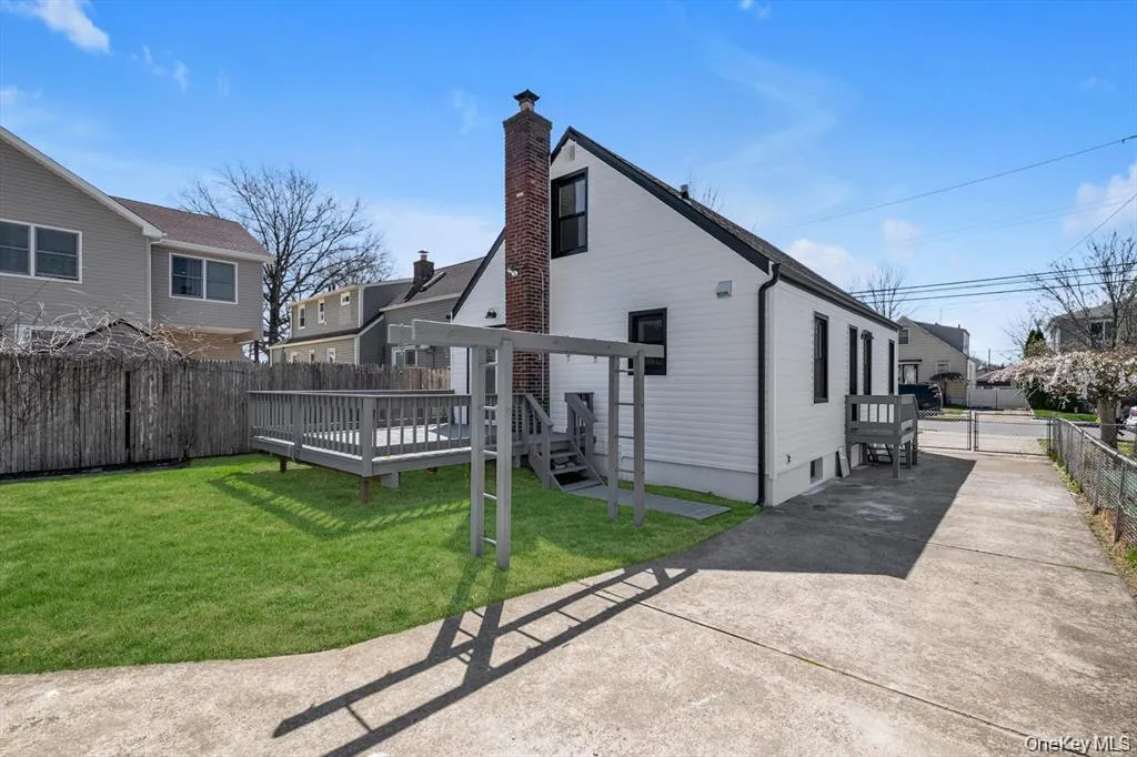 1568 Madison Street, Hempstead, NY, 3 Bedrooms Bedrooms, 6 Rooms Rooms,2 BathroomsBathrooms,Residential Lease,For Rent,Madison,0,1045985 1568 Madison Street, Hempstead, NY, 3 Bedrooms Bedrooms, 6 Rooms Rooms,2 BathroomsBathrooms,Residential Lease,For Rent,Madison,0,1045985