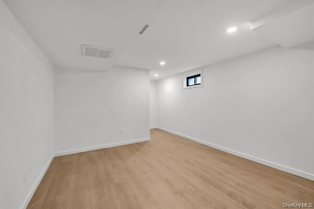 1568 Madison Street, Hempstead, NY, 3 Bedrooms Bedrooms, 6 Rooms Rooms,2 BathroomsBathrooms,Residential Lease,For Rent,Madison,0,1045985 1568 Madison Street, Hempstead, NY, 3 Bedrooms Bedrooms, 6 Rooms Rooms,2 BathroomsBathrooms,Residential Lease,For Rent,Madison,0,1045985