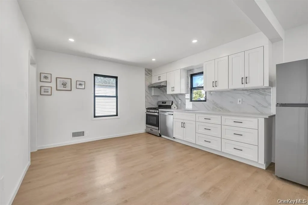 1568 Madison Street, Hempstead, NY, 3 Bedrooms Bedrooms, 6 Rooms Rooms,2 BathroomsBathrooms,Residential Lease,For Rent,Madison,0,1045985 1568 Madison Street, Hempstead, NY, 3 Bedrooms Bedrooms, 6 Rooms Rooms,2 BathroomsBathrooms,Residential Lease,For Rent,Madison,0,1045985