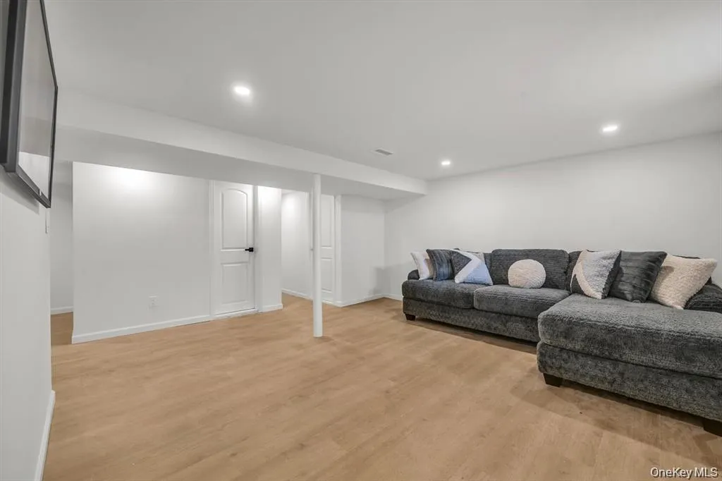 1568 Madison Street, Hempstead, NY, 3 Bedrooms Bedrooms, 6 Rooms Rooms,2 BathroomsBathrooms,Residential Lease,For Rent,Madison,0,1045985 1568 Madison Street, Hempstead, NY, 3 Bedrooms Bedrooms, 6 Rooms Rooms,2 BathroomsBathrooms,Residential Lease,For Rent,Madison,0,1045985