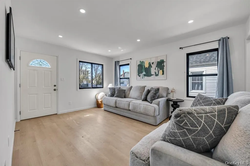 1568 Madison Street, Hempstead, NY, 3 Bedrooms Bedrooms, 6 Rooms Rooms,2 BathroomsBathrooms,Residential Lease,For Rent,Madison,0,1045985 1568 Madison Street, Hempstead, NY, 3 Bedrooms Bedrooms, 6 Rooms Rooms,2 BathroomsBathrooms,Residential Lease,For Rent,Madison,0,1045985