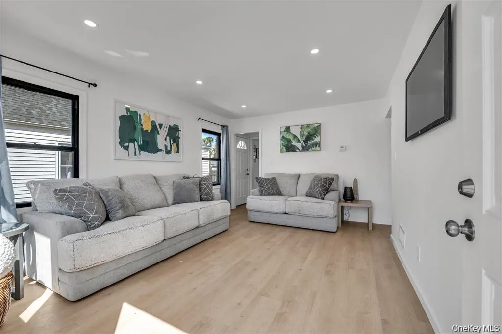1568 Madison Street, Hempstead, NY, 3 Bedrooms Bedrooms, 6 Rooms Rooms,2 BathroomsBathrooms,Residential Lease,For Rent,Madison,0,1045985 1568 Madison Street, Hempstead, NY, 3 Bedrooms Bedrooms, 6 Rooms Rooms,2 BathroomsBathrooms,Residential Lease,For Rent,Madison,0,1045985