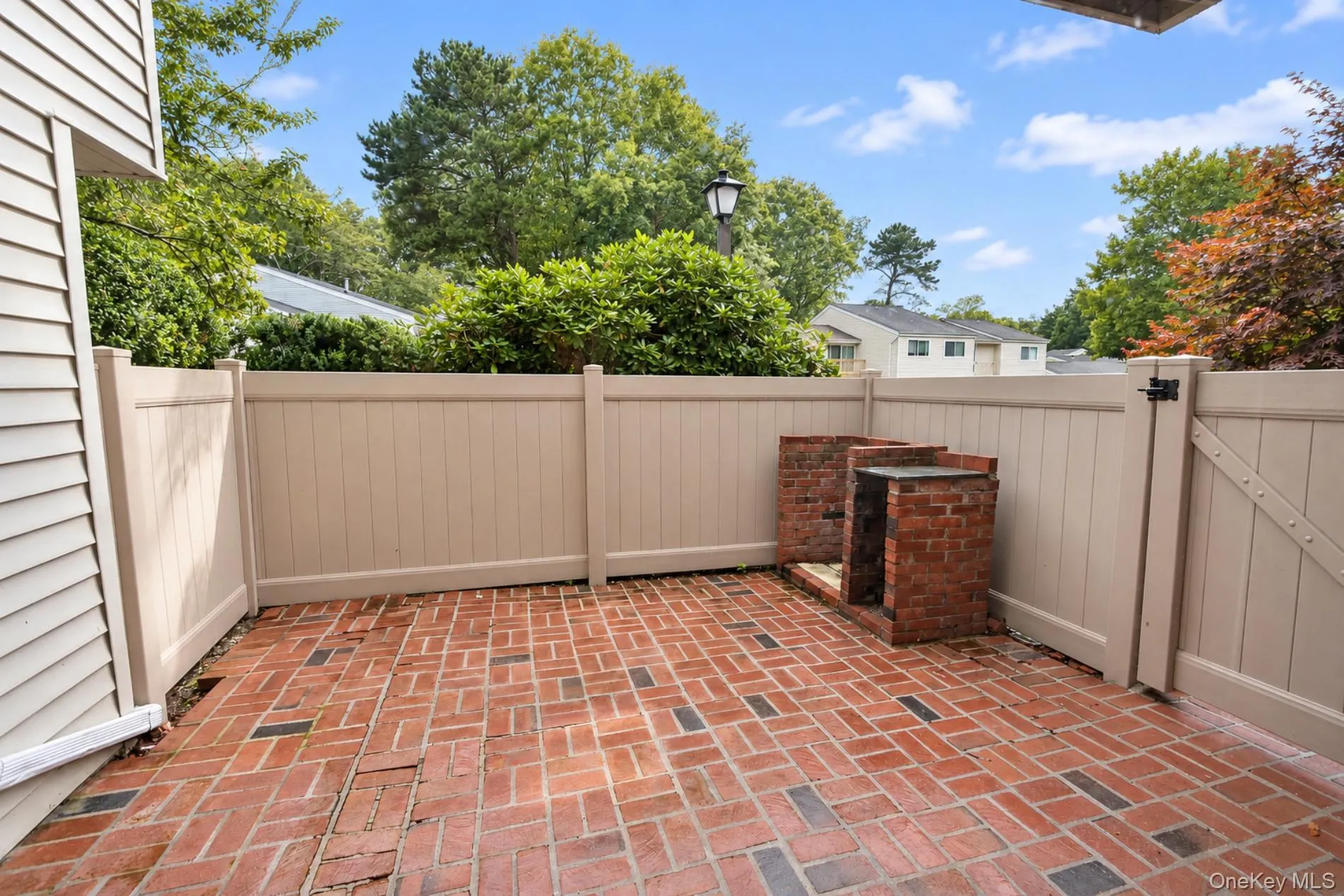 211 Springmeadow Drive, Islip, NY, 2 Bedrooms Bedrooms, 4 Rooms Rooms,1 BathroomBathrooms,Residential,For Rent,Springmeadow,0,1045986 211 Springmeadow Drive, Islip, NY, 2 Bedrooms Bedrooms, 4 Rooms Rooms,1 BathroomBathrooms,Residential,For Rent,Springmeadow,0,1045986