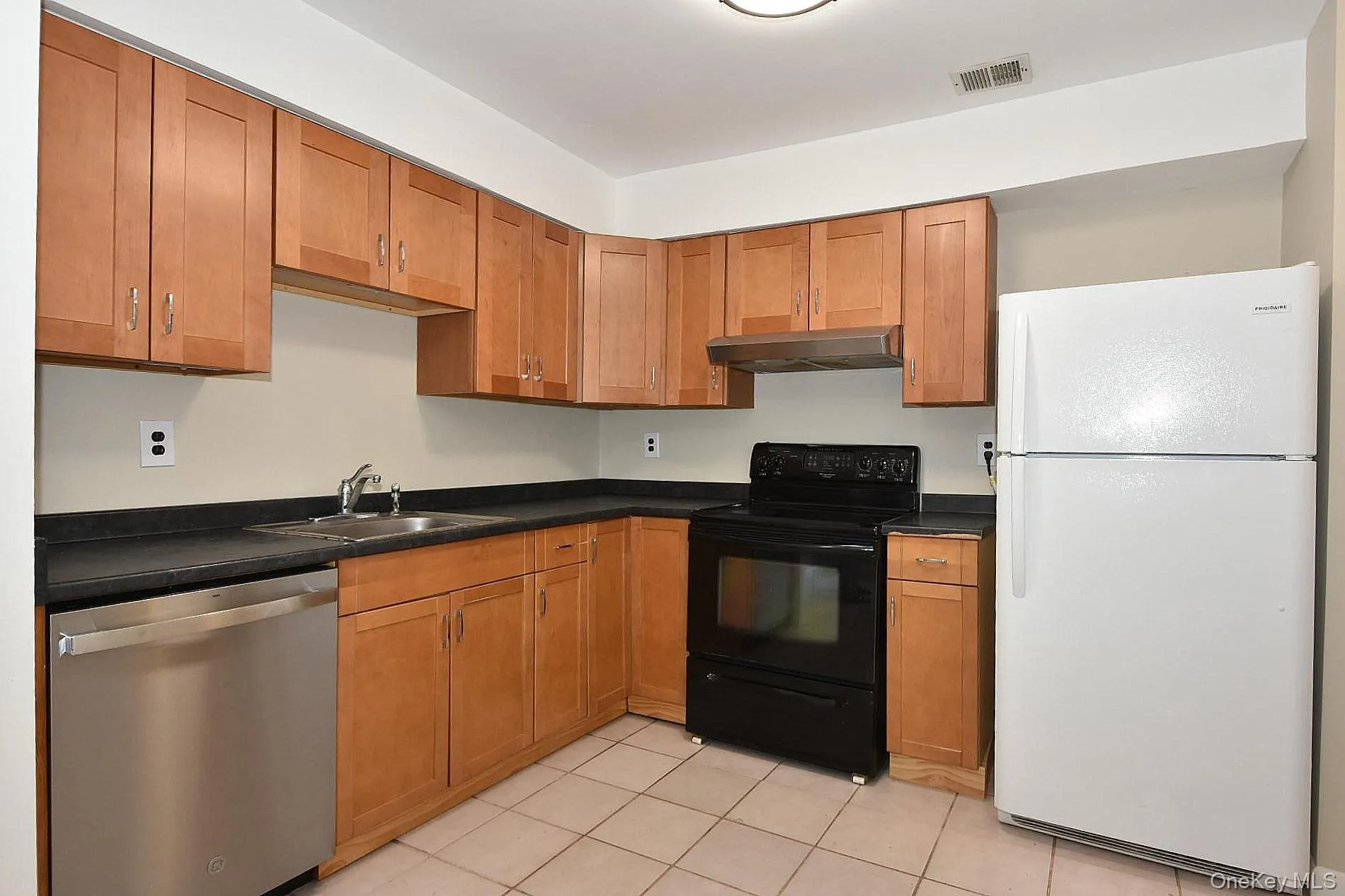 211 Springmeadow Drive, Islip, NY, 2 Bedrooms Bedrooms, 4 Rooms Rooms,1 BathroomBathrooms,Residential,For Rent,Springmeadow,0,1045986 211 Springmeadow Drive, Islip, NY, 2 Bedrooms Bedrooms, 4 Rooms Rooms,1 BathroomBathrooms,Residential,For Rent,Springmeadow,0,1045986