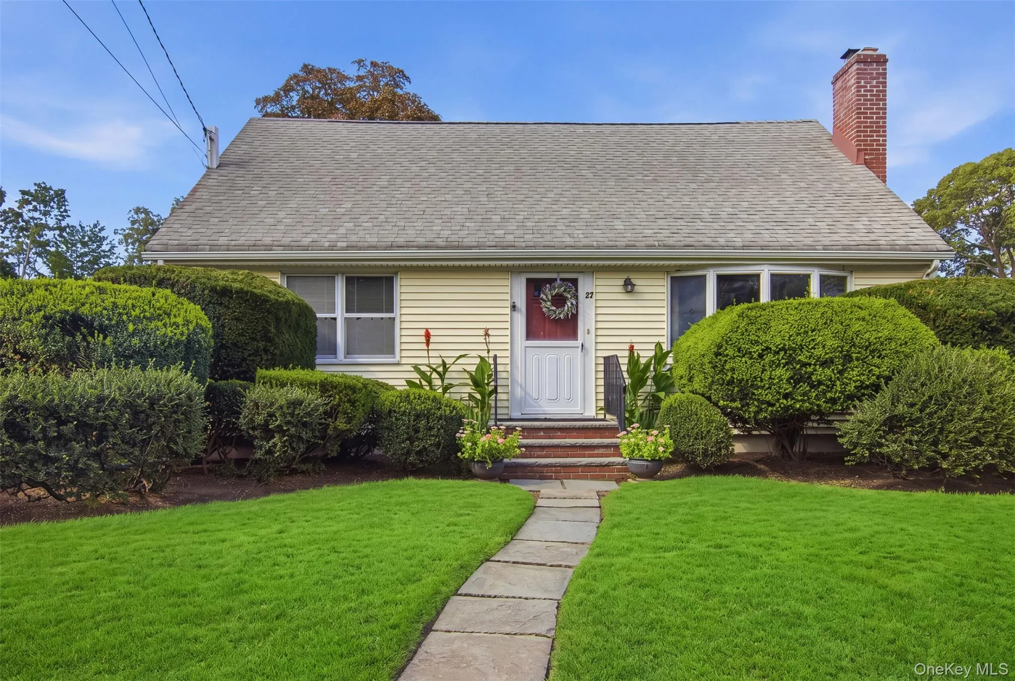 Be the proud owner of this lovingly cared-for home! Be the proud owner of this lovingly cared-for home!