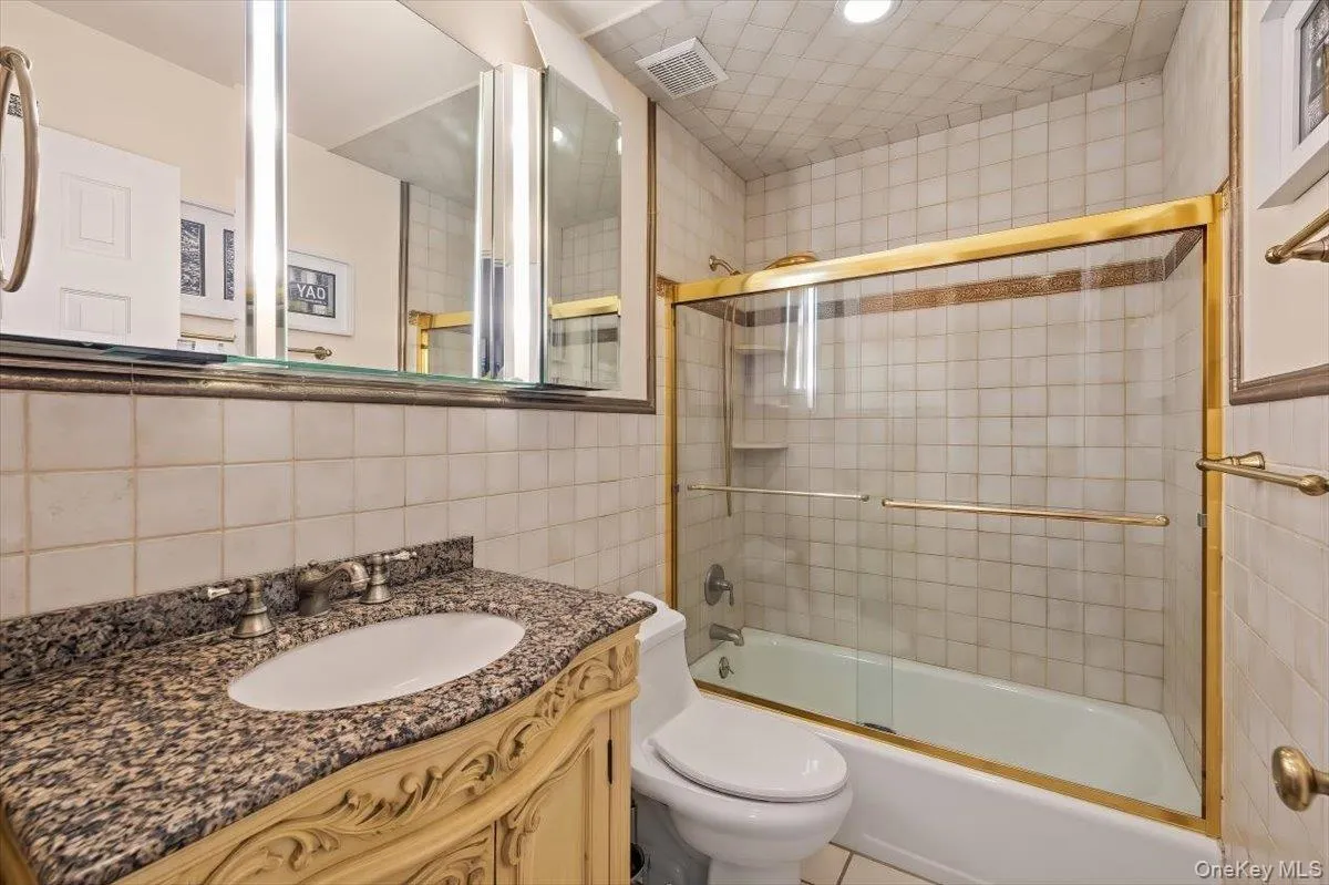 36 Yorkshire Drive, Ramapo, NY, 3 Bedrooms Bedrooms, 6 Rooms Rooms,2 BathroomsBathrooms,Residential,For Rent,Yorkshire,0,1045988 36 Yorkshire Drive, Ramapo, NY, 3 Bedrooms Bedrooms, 6 Rooms Rooms,2 BathroomsBathrooms,Residential,For Rent,Yorkshire,0,1045988