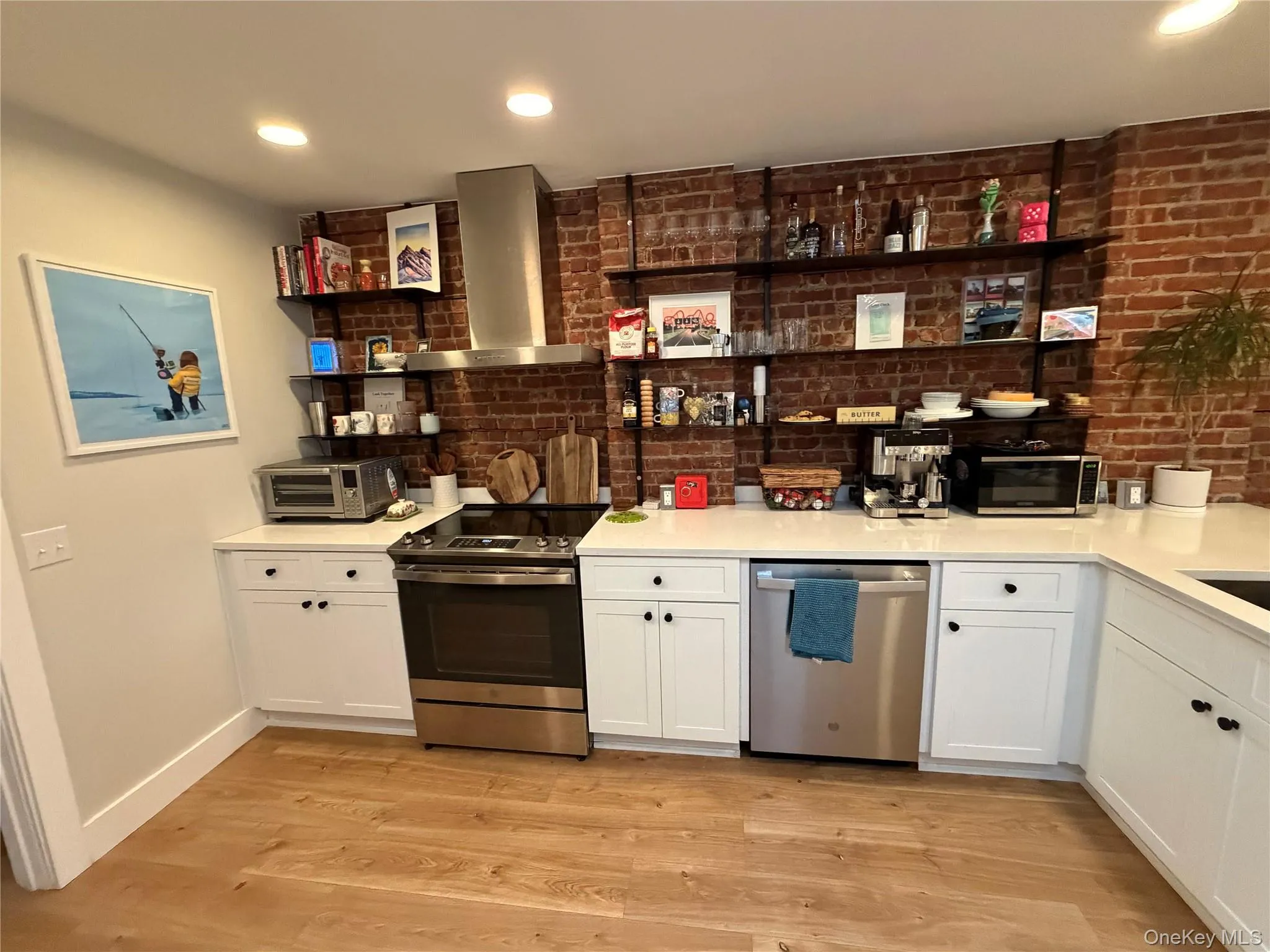 195 Main Street, Beacon, NY, 1 Bedroom Bedrooms, 6 Rooms Rooms,1 BathroomBathrooms,Residential Lease,For Rent,Main,0,1045990 195 Main Street, Beacon, NY, 1 Bedroom Bedrooms, 6 Rooms Rooms,1 BathroomBathrooms,Residential Lease,For Rent,Main,0,1045990