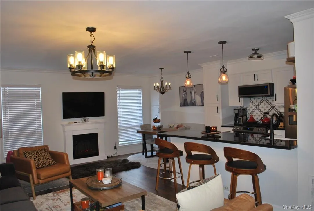 72 The Rise, Warwick (town), NY, 2 Bedrooms Bedrooms, 5 Rooms Rooms,1 BathroomBathrooms,Residential Lease,For Rent,The Rise,0,1046009 72 The Rise, Warwick (town), NY, 2 Bedrooms Bedrooms, 5 Rooms Rooms,1 BathroomBathrooms,Residential Lease,For Rent,The Rise,0,1046009