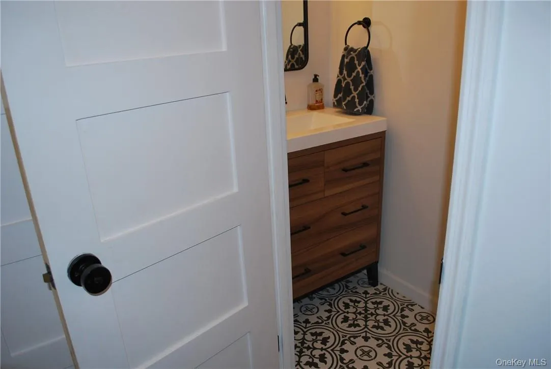 72 The Rise, Warwick (town), NY, 2 Bedrooms Bedrooms, 5 Rooms Rooms,1 BathroomBathrooms,Residential Lease,For Rent,The Rise,0,1046009 72 The Rise, Warwick (town), NY, 2 Bedrooms Bedrooms, 5 Rooms Rooms,1 BathroomBathrooms,Residential Lease,For Rent,The Rise,0,1046009