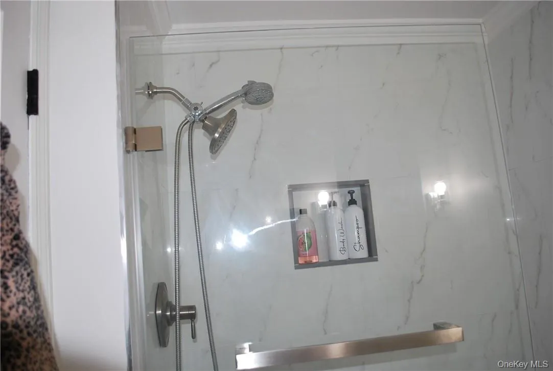 72 The Rise, Warwick (town), NY, 2 Bedrooms Bedrooms, 5 Rooms Rooms,1 BathroomBathrooms,Residential Lease,For Rent,The Rise,0,1046009 72 The Rise, Warwick (town), NY, 2 Bedrooms Bedrooms, 5 Rooms Rooms,1 BathroomBathrooms,Residential Lease,For Rent,The Rise,0,1046009