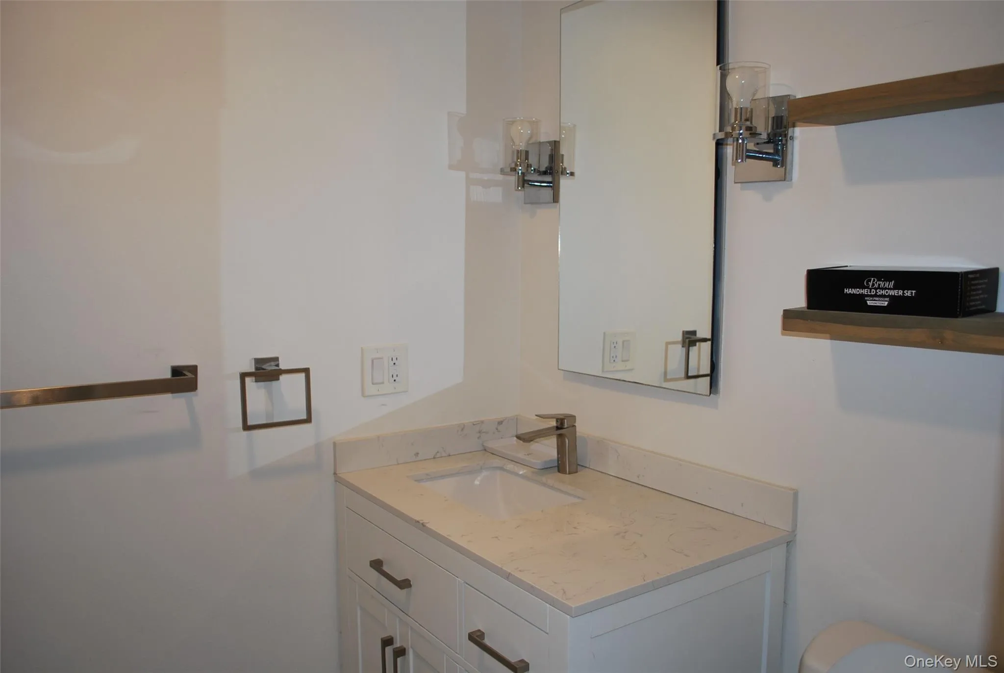 72 The Rise, Warwick (town), NY, 2 Bedrooms Bedrooms, 5 Rooms Rooms,1 BathroomBathrooms,Residential Lease,For Rent,The Rise,0,1046009 72 The Rise, Warwick (town), NY, 2 Bedrooms Bedrooms, 5 Rooms Rooms,1 BathroomBathrooms,Residential Lease,For Rent,The Rise,0,1046009