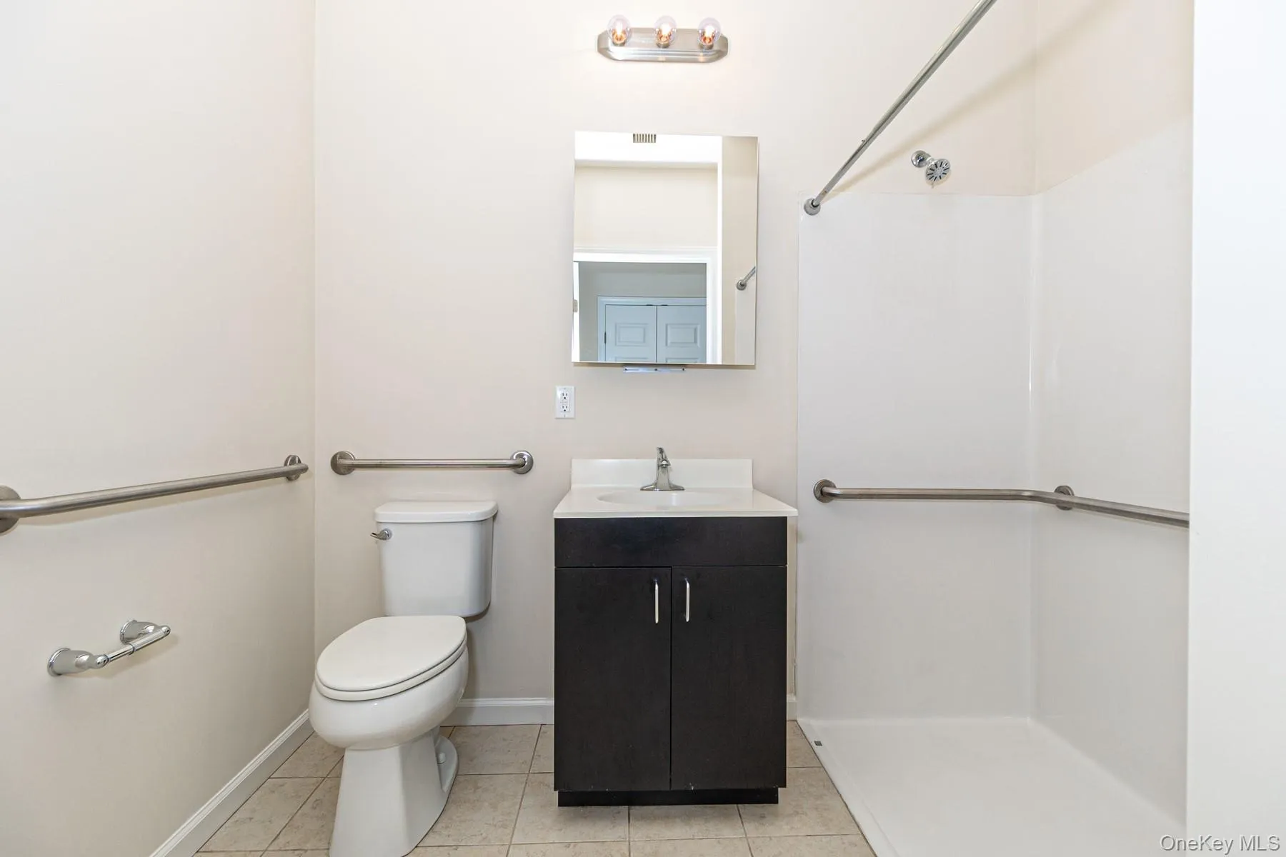 21 Robert Court Street, Babylon, NY, 1 Bedroom Bedrooms, 3 Rooms Rooms,1 BathroomBathrooms,Residential Lease,For Rent,Robert Court,0,1046010 21 Robert Court Street, Babylon, NY, 1 Bedroom Bedrooms, 3 Rooms Rooms,1 BathroomBathrooms,Residential Lease,For Rent,Robert Court,0,1046010
