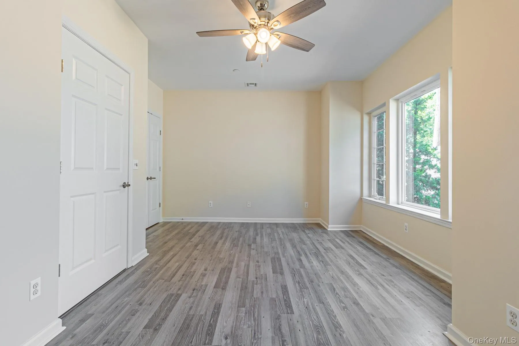 21 Robert Court Street, Babylon, NY, 1 Bedroom Bedrooms, 3 Rooms Rooms,1 BathroomBathrooms,Residential Lease,For Rent,Robert Court,0,1046010 21 Robert Court Street, Babylon, NY, 1 Bedroom Bedrooms, 3 Rooms Rooms,1 BathroomBathrooms,Residential Lease,For Rent,Robert Court,0,1046010