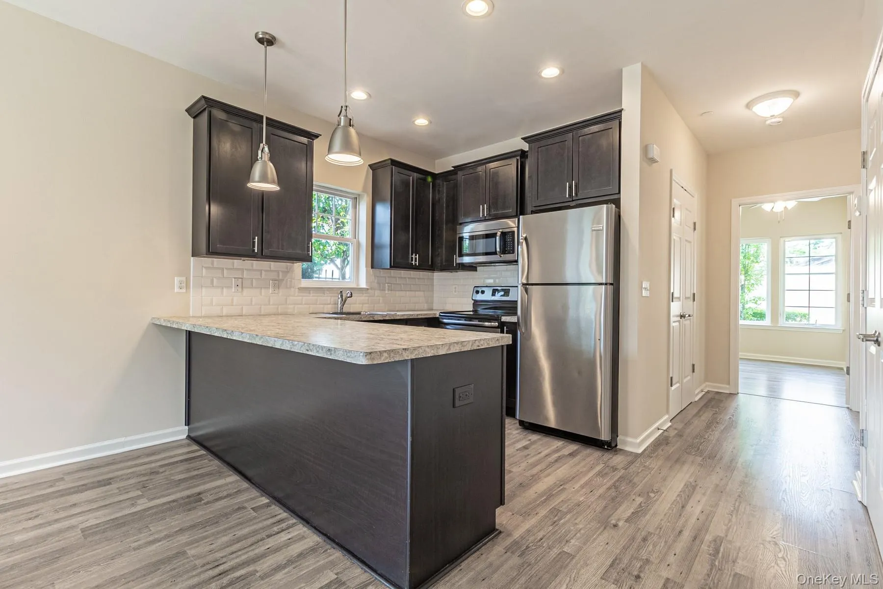 21 Robert Court Street, Babylon, NY, 1 Bedroom Bedrooms, 3 Rooms Rooms,1 BathroomBathrooms,Residential Lease,For Rent,Robert Court,0,1046010 21 Robert Court Street, Babylon, NY, 1 Bedroom Bedrooms, 3 Rooms Rooms,1 BathroomBathrooms,Residential Lease,For Rent,Robert Court,0,1046010