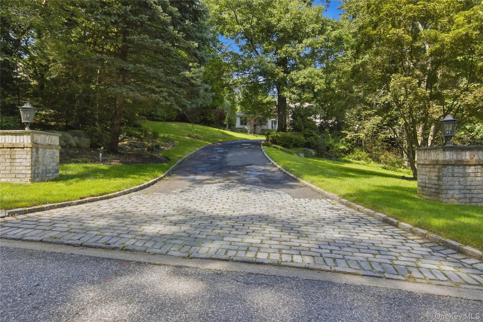3 White Birch Road, Oyster Bay, NY, 6 Bedrooms Bedrooms, 12 Rooms Rooms,6 BathroomsBathrooms,Residential,For Rent,White Birch,0,1046012 3 White Birch Road, Oyster Bay, NY, 6 Bedrooms Bedrooms, 12 Rooms Rooms,6 BathroomsBathrooms,Residential,For Rent,White Birch,0,1046012