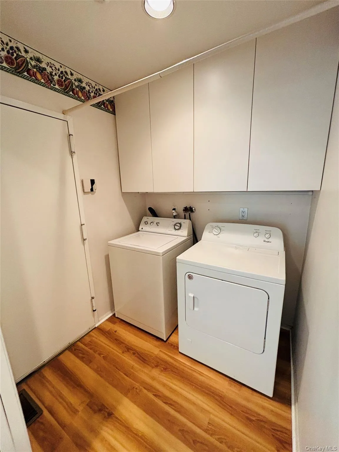 88 The Glen, Oyster Bay, NY, 3 Bedroom Bedrooms, 8 Room Rooms,3 BathroomBathrooms,Residential Lease,For Rent,The Glen,0,1046016 88 The Glen, Oyster Bay, NY, 3 Bedroom Bedrooms, 8 Room Rooms,3 BathroomBathrooms,Residential Lease,For Rent,The Glen,0,1046016
