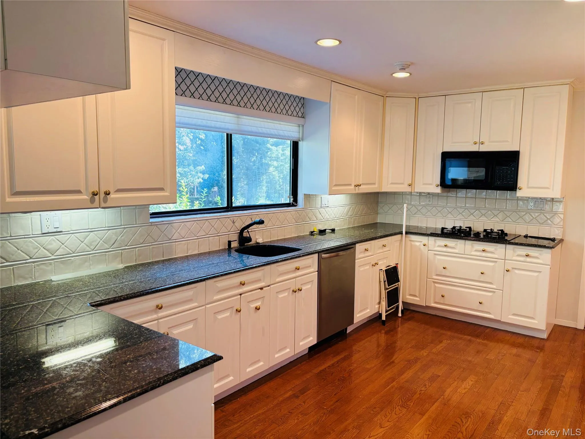 88 The Glen, Oyster Bay, NY, 3 Bedroom Bedrooms, 8 Room Rooms,3 BathroomBathrooms,Residential Lease,For Rent,The Glen,0,1046016 88 The Glen, Oyster Bay, NY, 3 Bedroom Bedrooms, 8 Room Rooms,3 BathroomBathrooms,Residential Lease,For Rent,The Glen,0,1046016