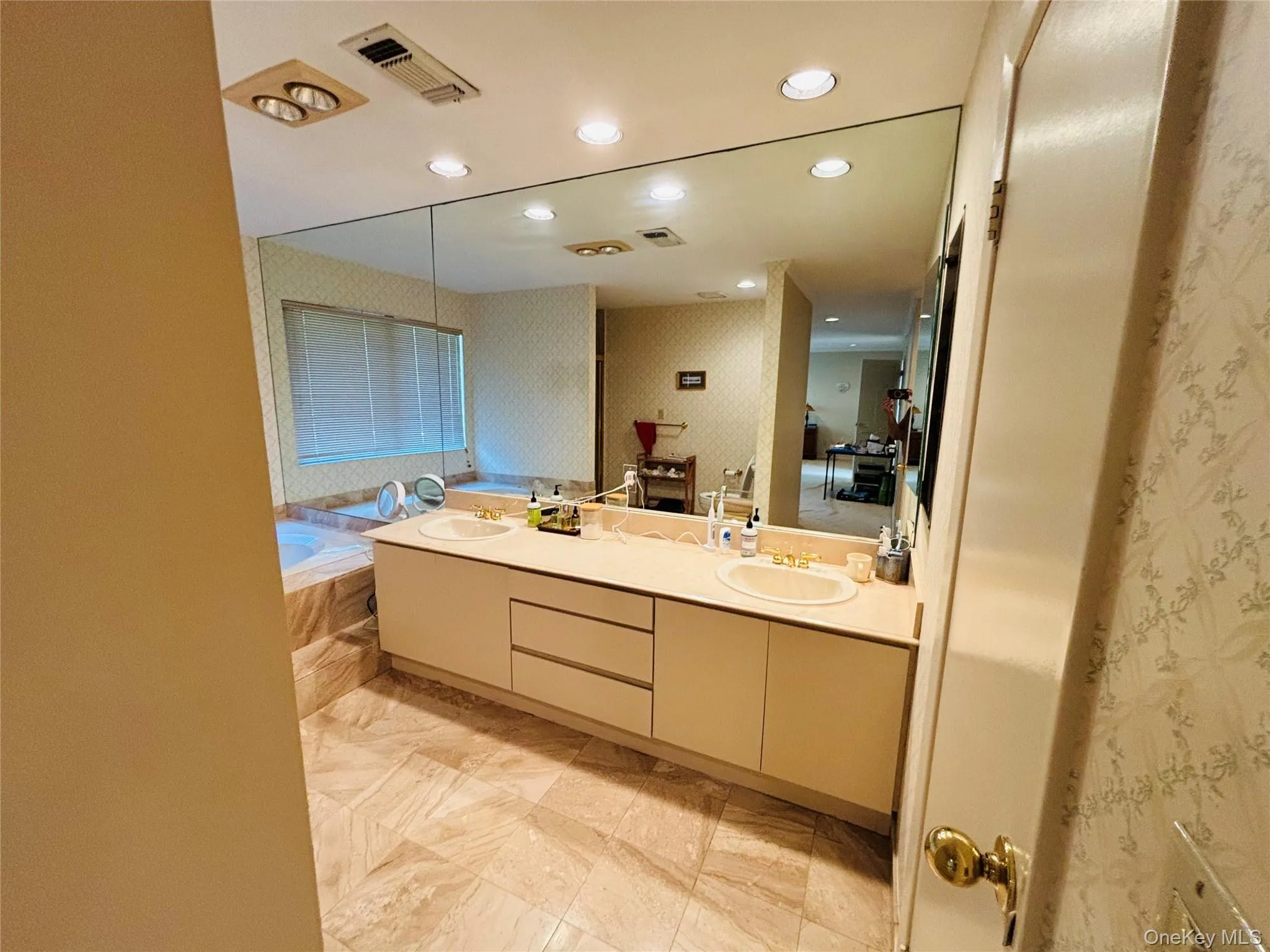 88 The Glen, Oyster Bay, NY, 3 Bedrooms Bedrooms, 8 Rooms Rooms,3 BathroomsBathrooms,Residential Lease,For Rent,The Glen,0,1046016 88 The Glen, Oyster Bay, NY, 3 Bedrooms Bedrooms, 8 Rooms Rooms,3 BathroomsBathrooms,Residential Lease,For Rent,The Glen,0,1046016