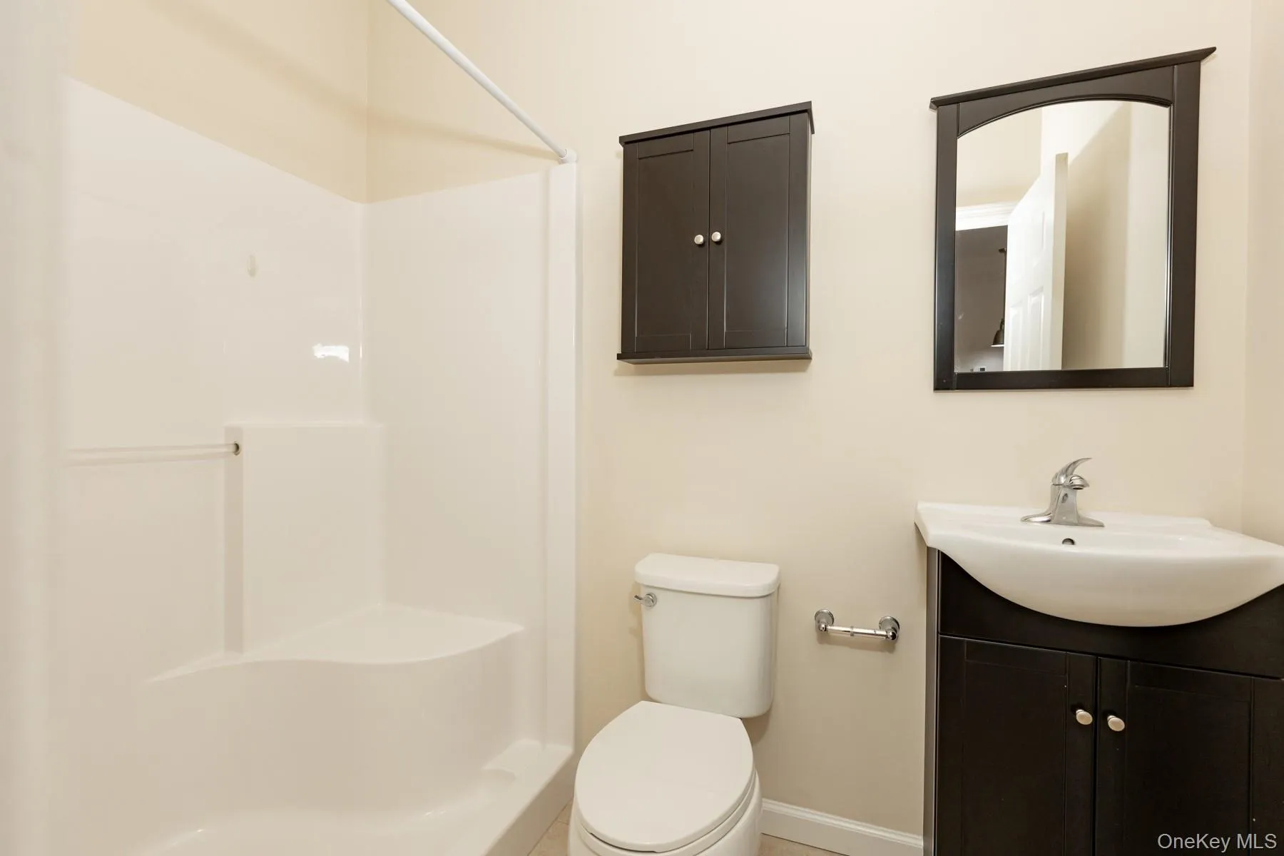 14 Grace Lane, Babylon, NY, 2 Bedrooms Bedrooms, 4 Rooms Rooms,2 BathroomsBathrooms,Residential Lease,For Rent,Grace Lane,0,1046017 14 Grace Lane, Babylon, NY, 2 Bedrooms Bedrooms, 4 Rooms Rooms,2 BathroomsBathrooms,Residential Lease,For Rent,Grace Lane,0,1046017