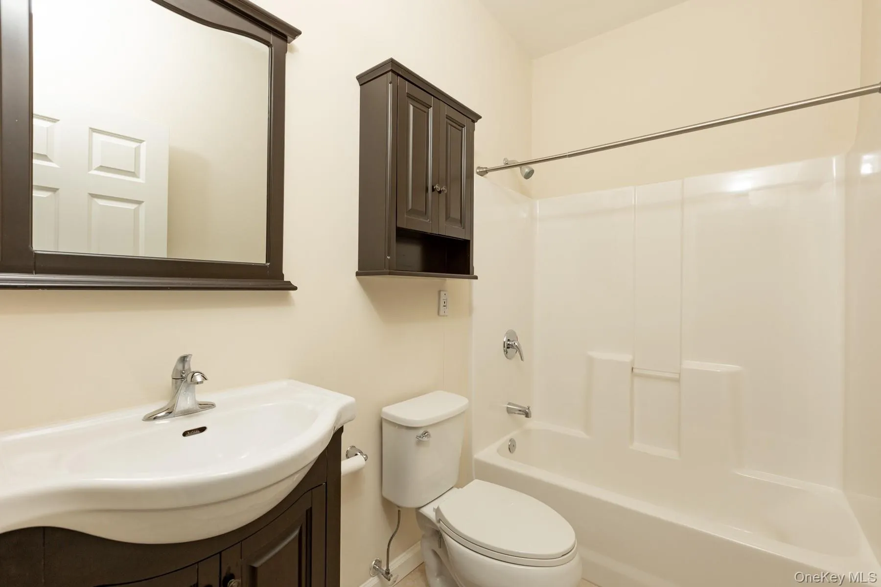 14 Grace Lane, Babylon, NY, 2 Bedrooms Bedrooms, 4 Rooms Rooms,2 BathroomsBathrooms,Residential Lease,For Rent,Grace Lane,0,1046017 14 Grace Lane, Babylon, NY, 2 Bedrooms Bedrooms, 4 Rooms Rooms,2 BathroomsBathrooms,Residential Lease,For Rent,Grace Lane,0,1046017