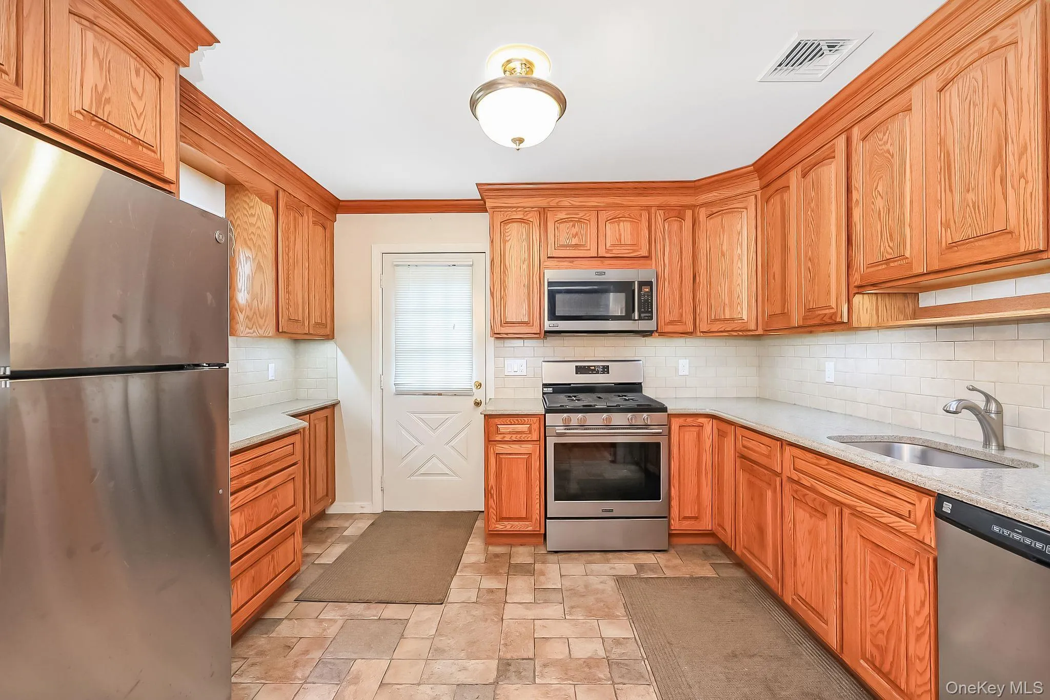 70 Prairie Lane, Babylon, NY, 3 Bedrooms Bedrooms, 8 Rooms Rooms,1 BathroomBathrooms,Residential,For Rent,Prairie,0,1046025 70 Prairie Lane, Babylon, NY, 3 Bedrooms Bedrooms, 8 Rooms Rooms,1 BathroomBathrooms,Residential,For Rent,Prairie,0,1046025