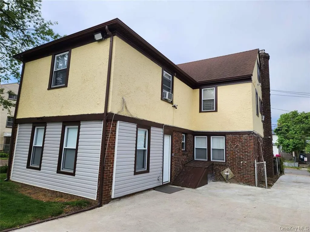 21 Nassau Place, Hempstead, NY, 6 Bedrooms Bedrooms, 10 Rooms Rooms,3 BathroomsBathrooms,Residential Lease,For Rent,Nassau,0,1046030 21 Nassau Place, Hempstead, NY, 6 Bedrooms Bedrooms, 10 Rooms Rooms,3 BathroomsBathrooms,Residential Lease,For Rent,Nassau,0,1046030